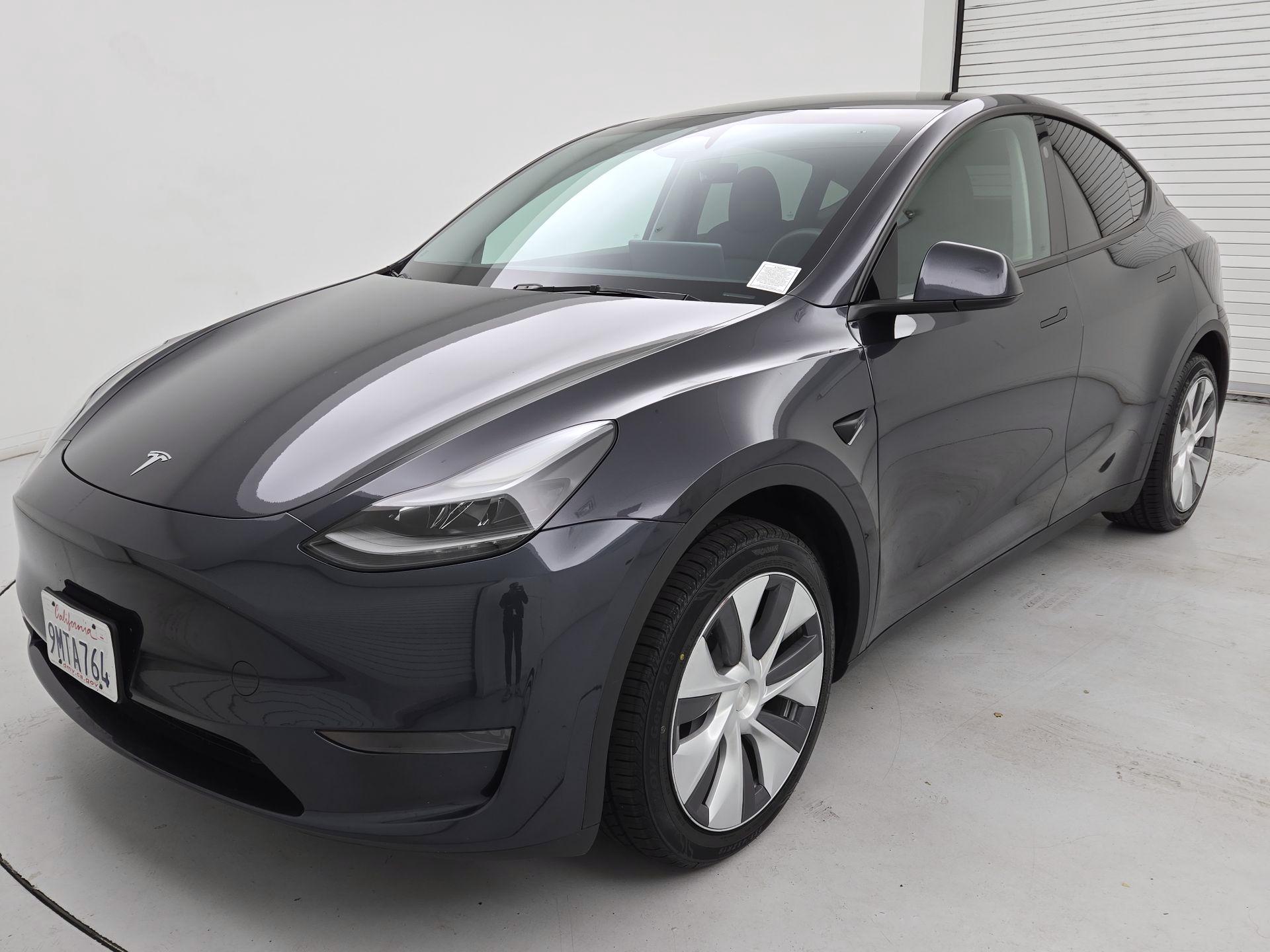 Thumbnail: 2024 Tesla Model Y - 3