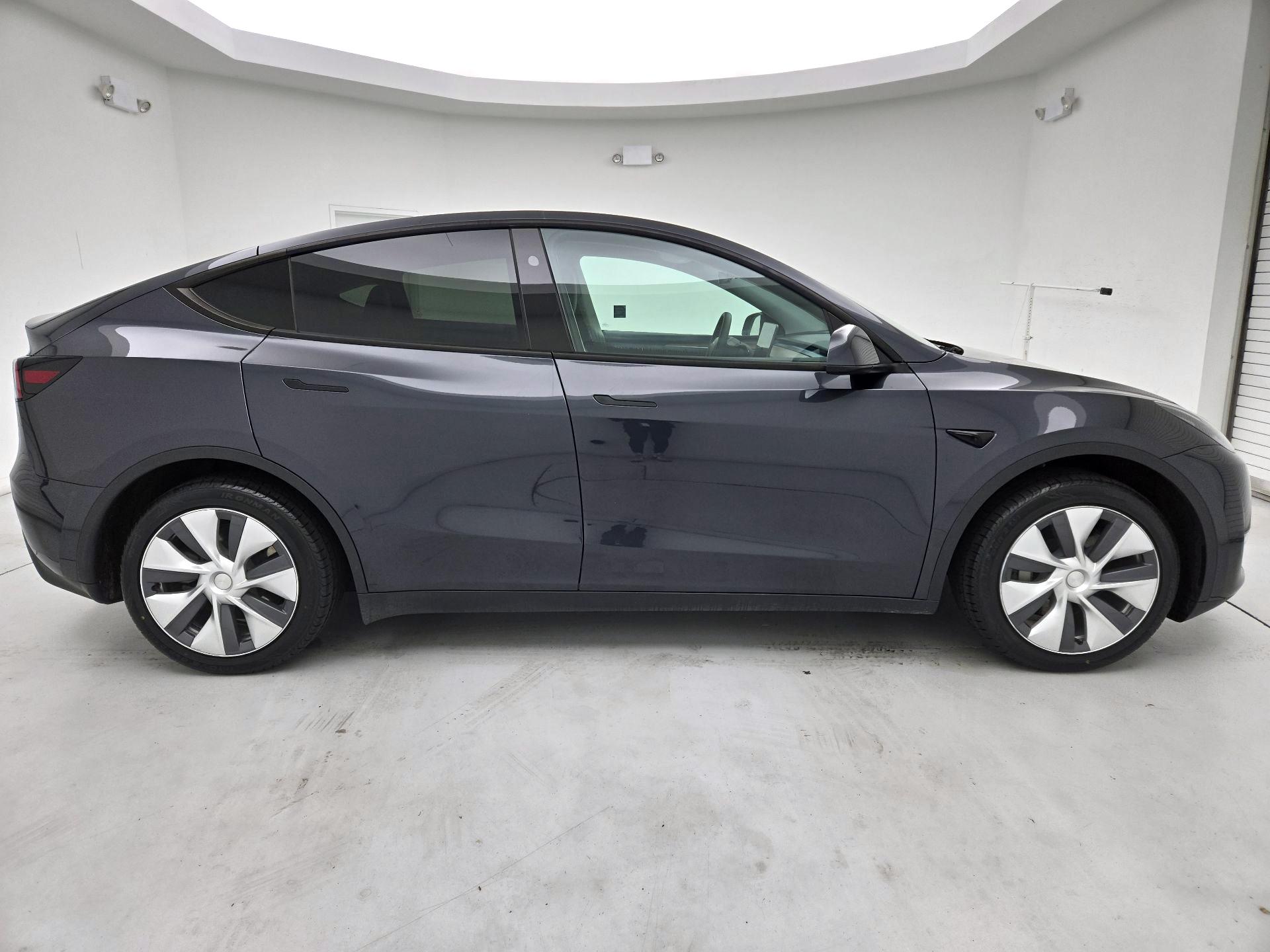 Thumbnail: 2024 Tesla Model Y - 4
