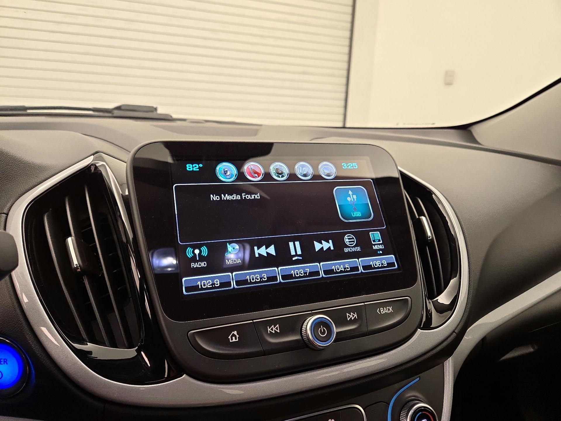 Thumbnail: 2017 Chevrolet Volt - 12