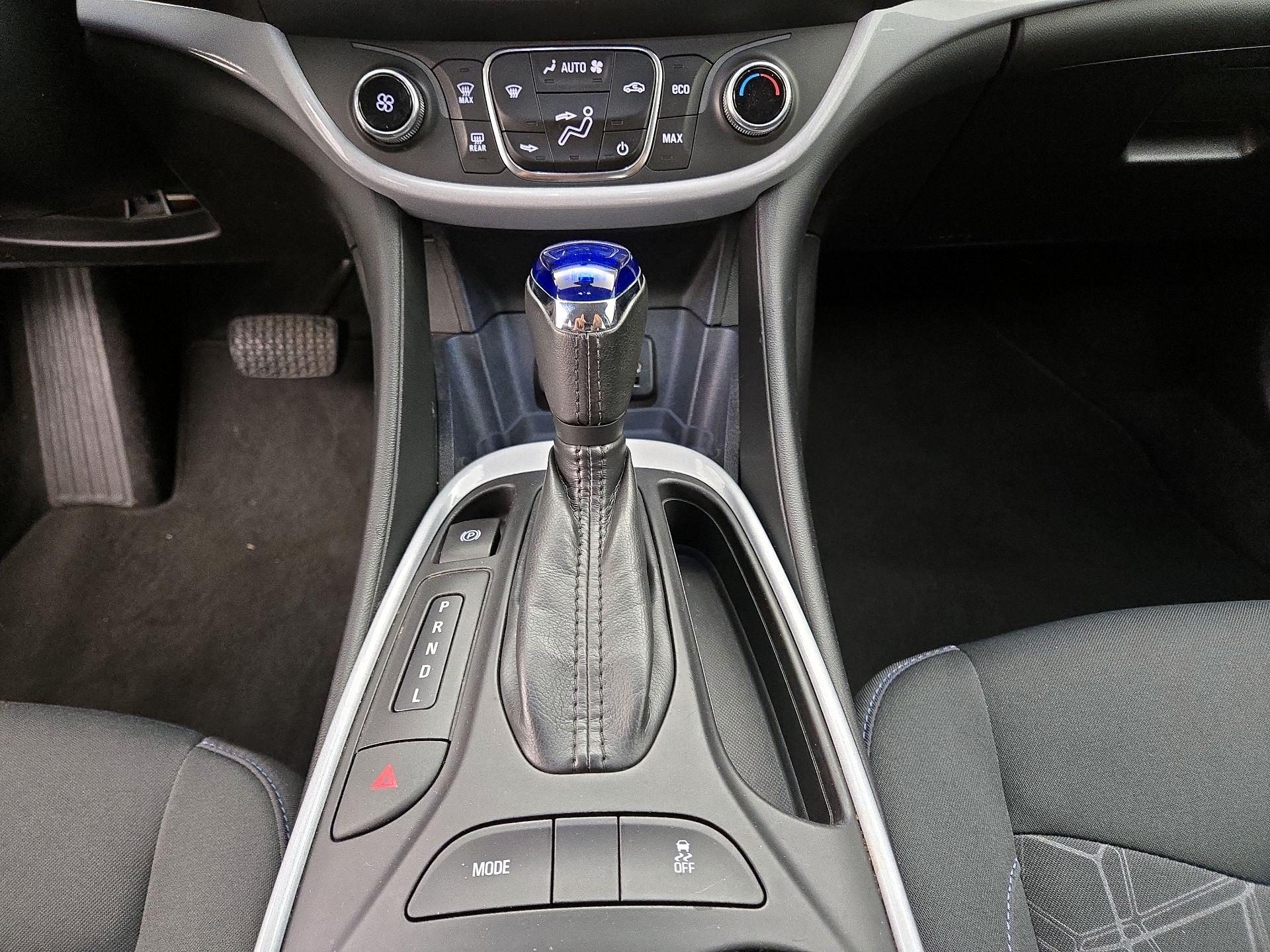 Thumbnail: 2017 Chevrolet Volt - 14