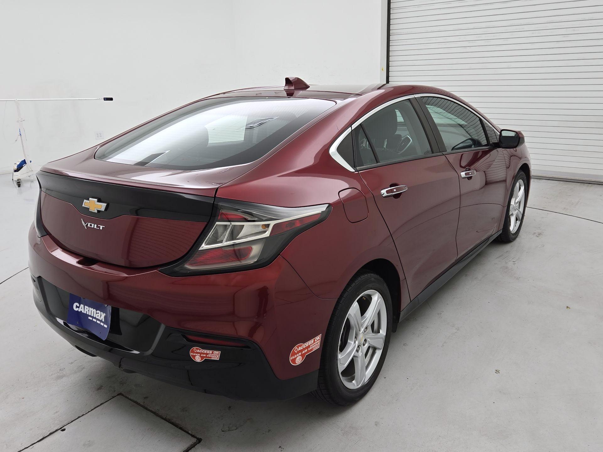 Thumbnail: 2017 Chevrolet Volt - 5