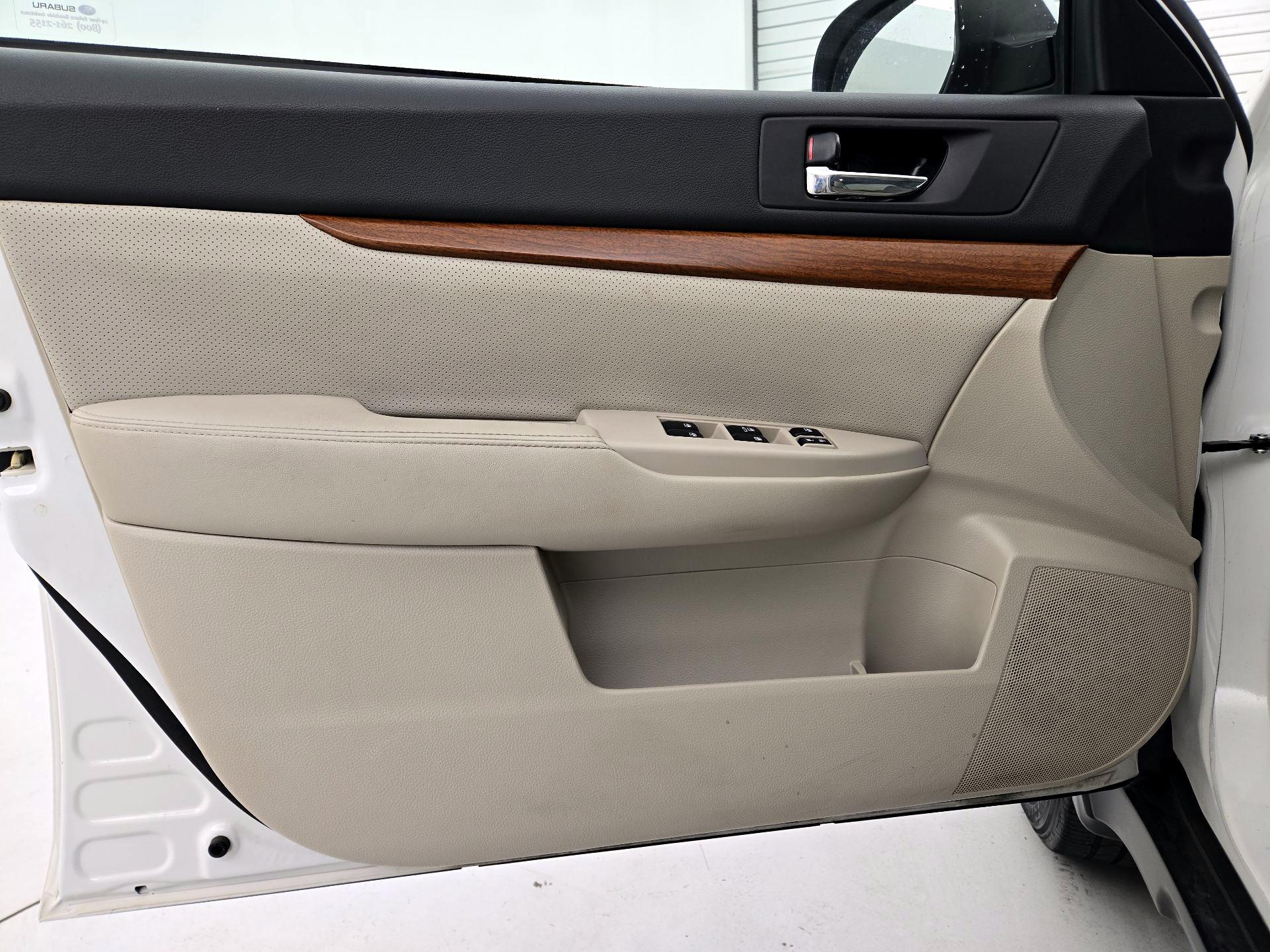 Thumbnail: 2013 Subaru Outback - 10