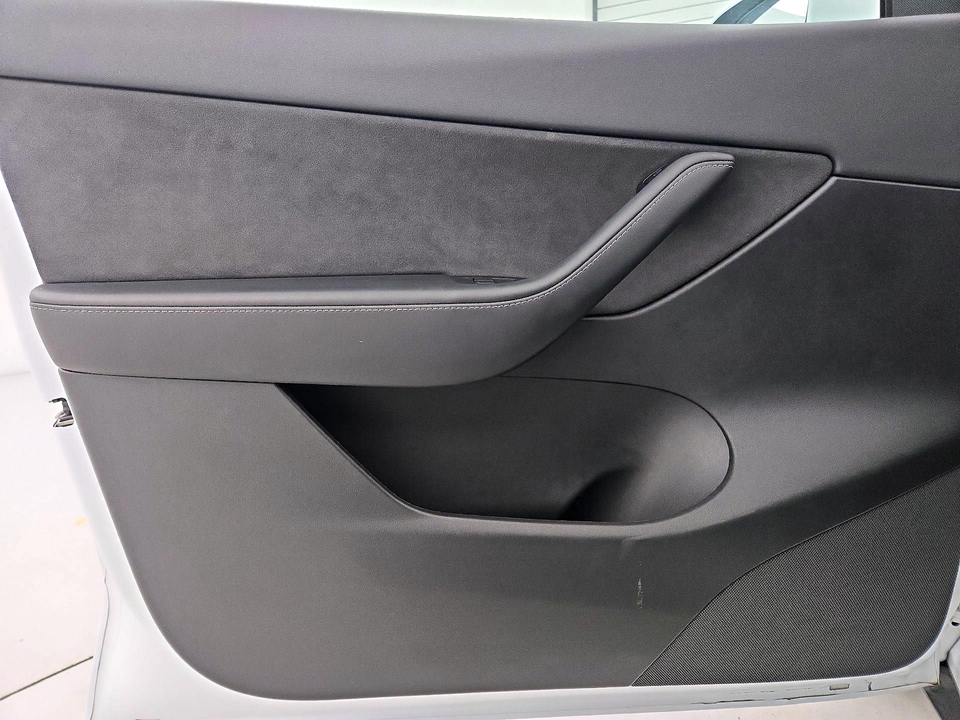Thumbnail: 2022 Tesla Model Y - 10