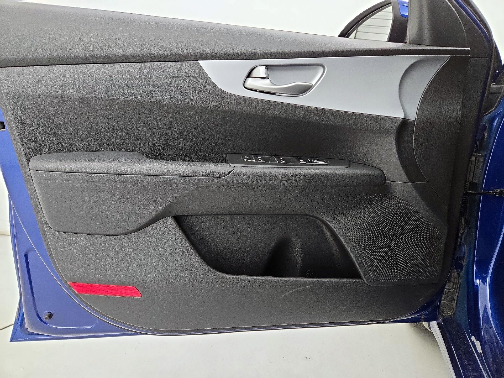Thumbnail: 2023 Kia Forte - 12