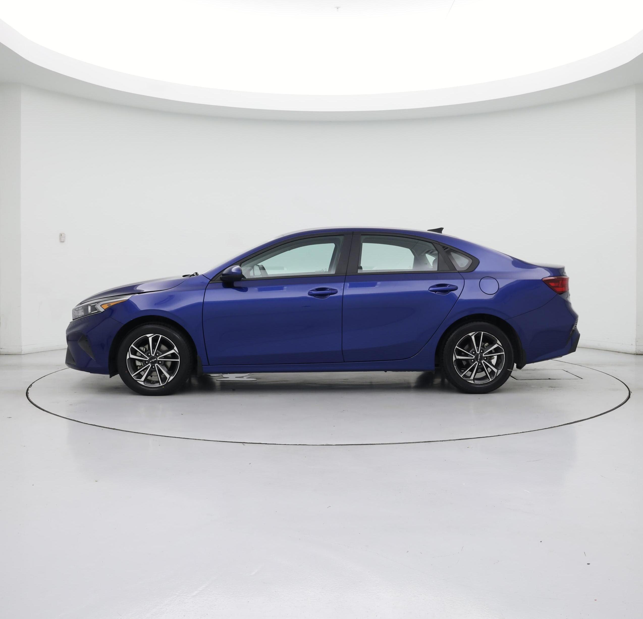 Thumbnail: 2023 Kia Forte - 3