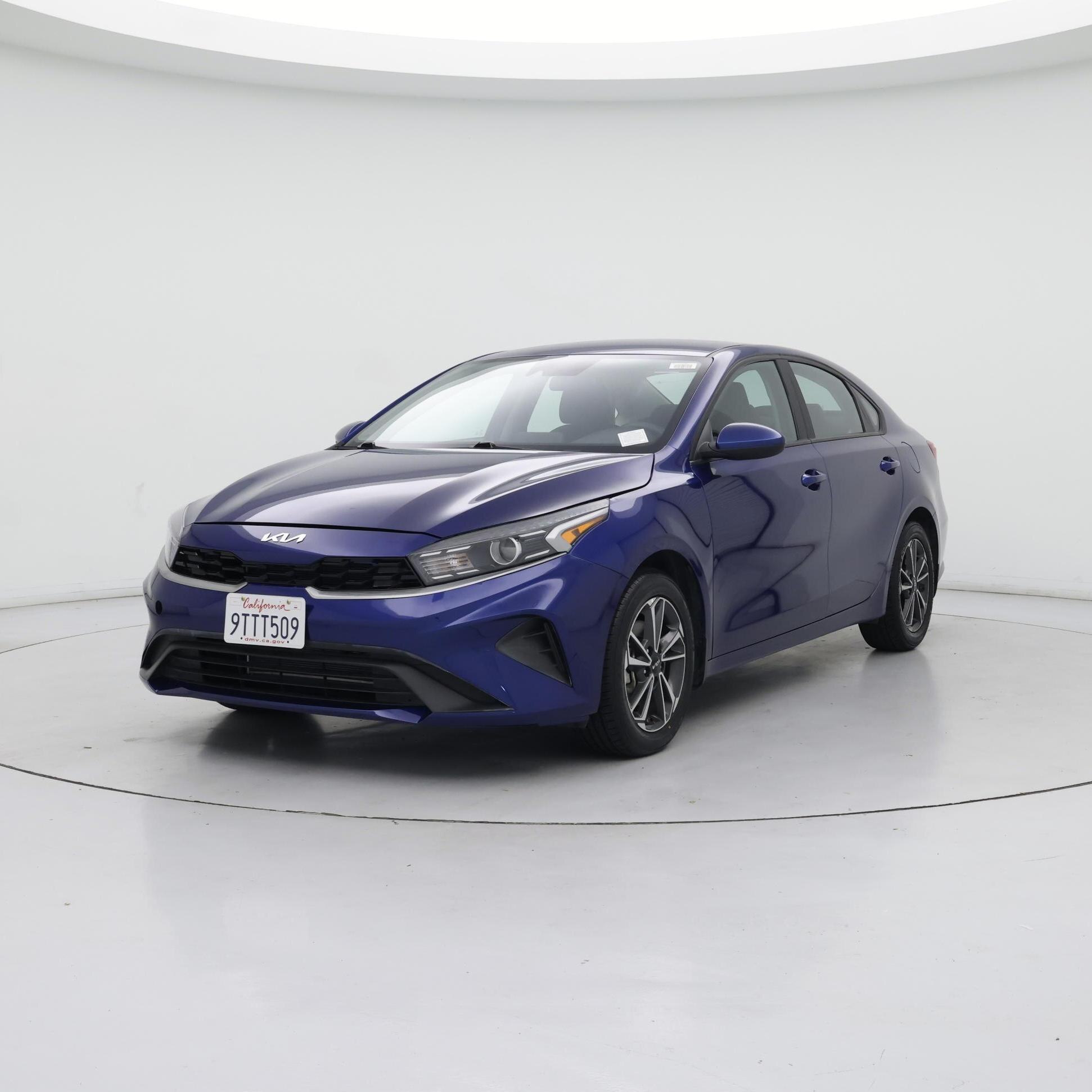Thumbnail: 2023 Kia Forte - 4