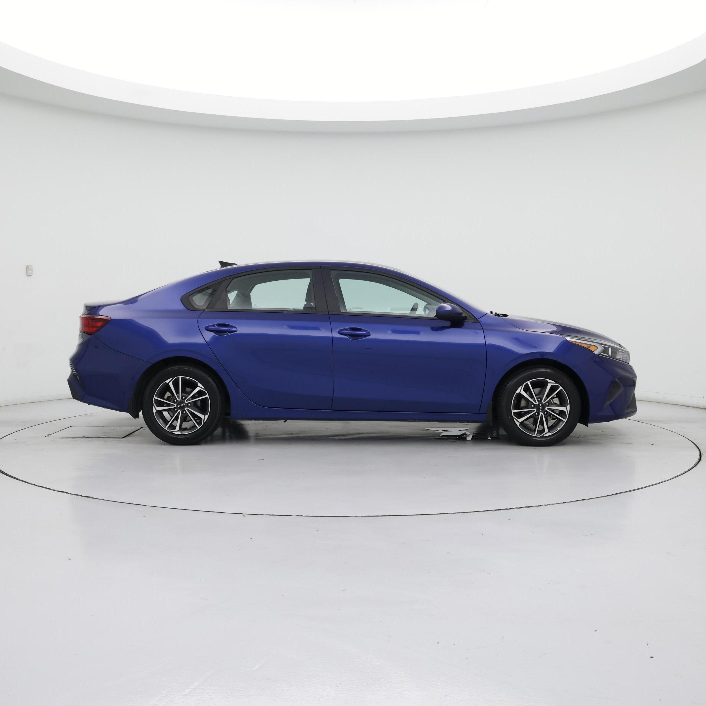 Thumbnail: 2023 Kia Forte - 7