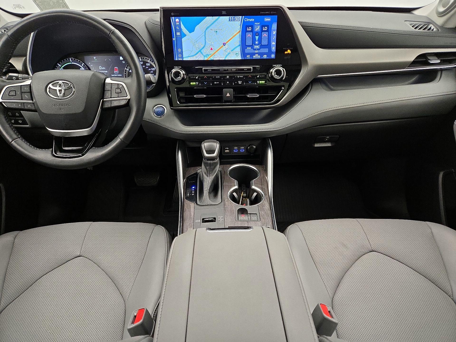 Thumbnail: 2022 Toyota Highlander - 9