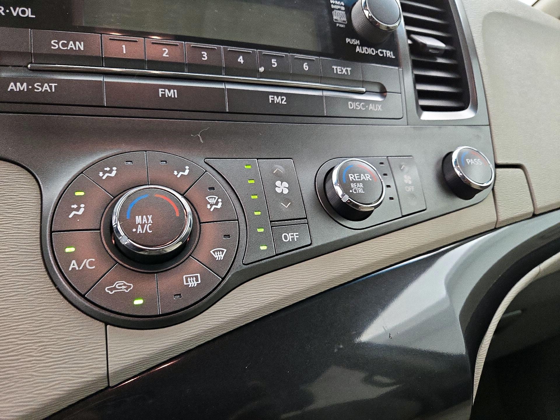 Thumbnail: 2013 Toyota Sienna - 12