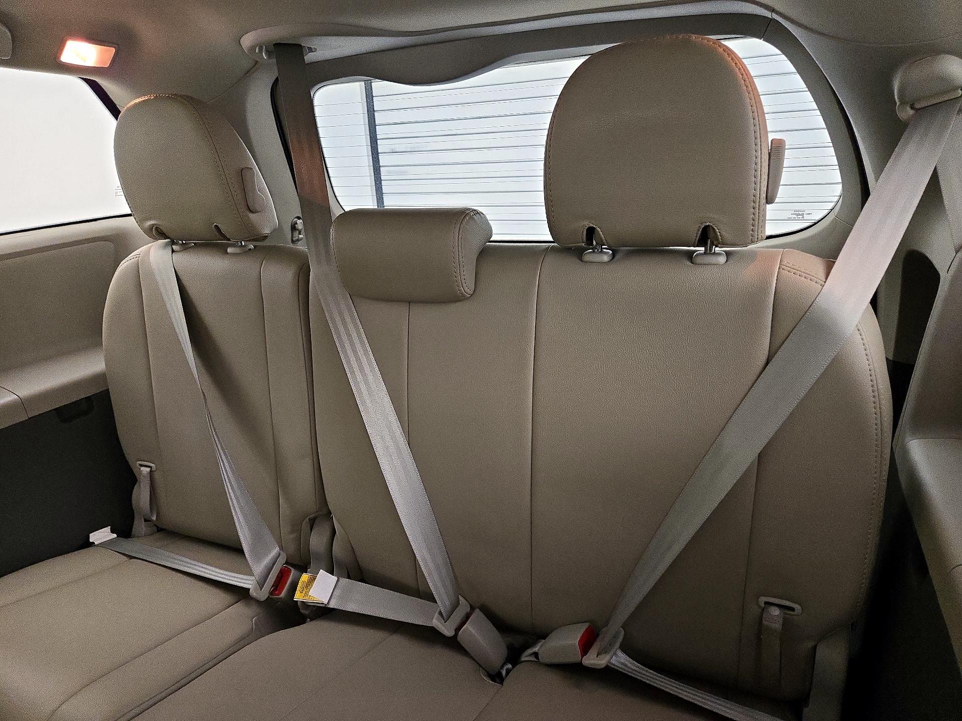 Thumbnail: 2013 Toyota Sienna - 15