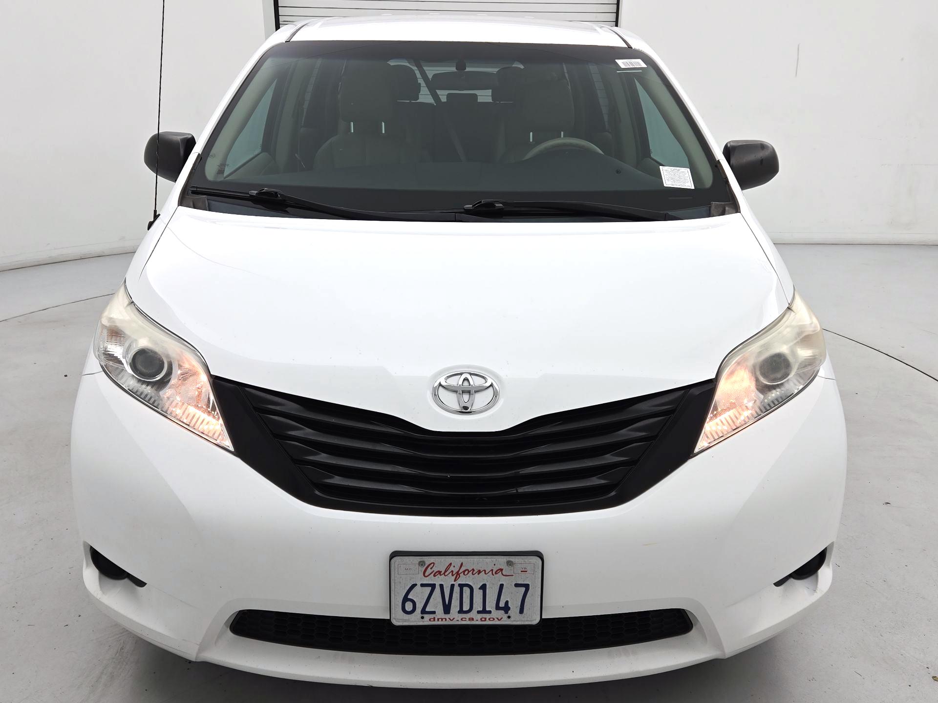 Thumbnail: 2013 Toyota Sienna - 2