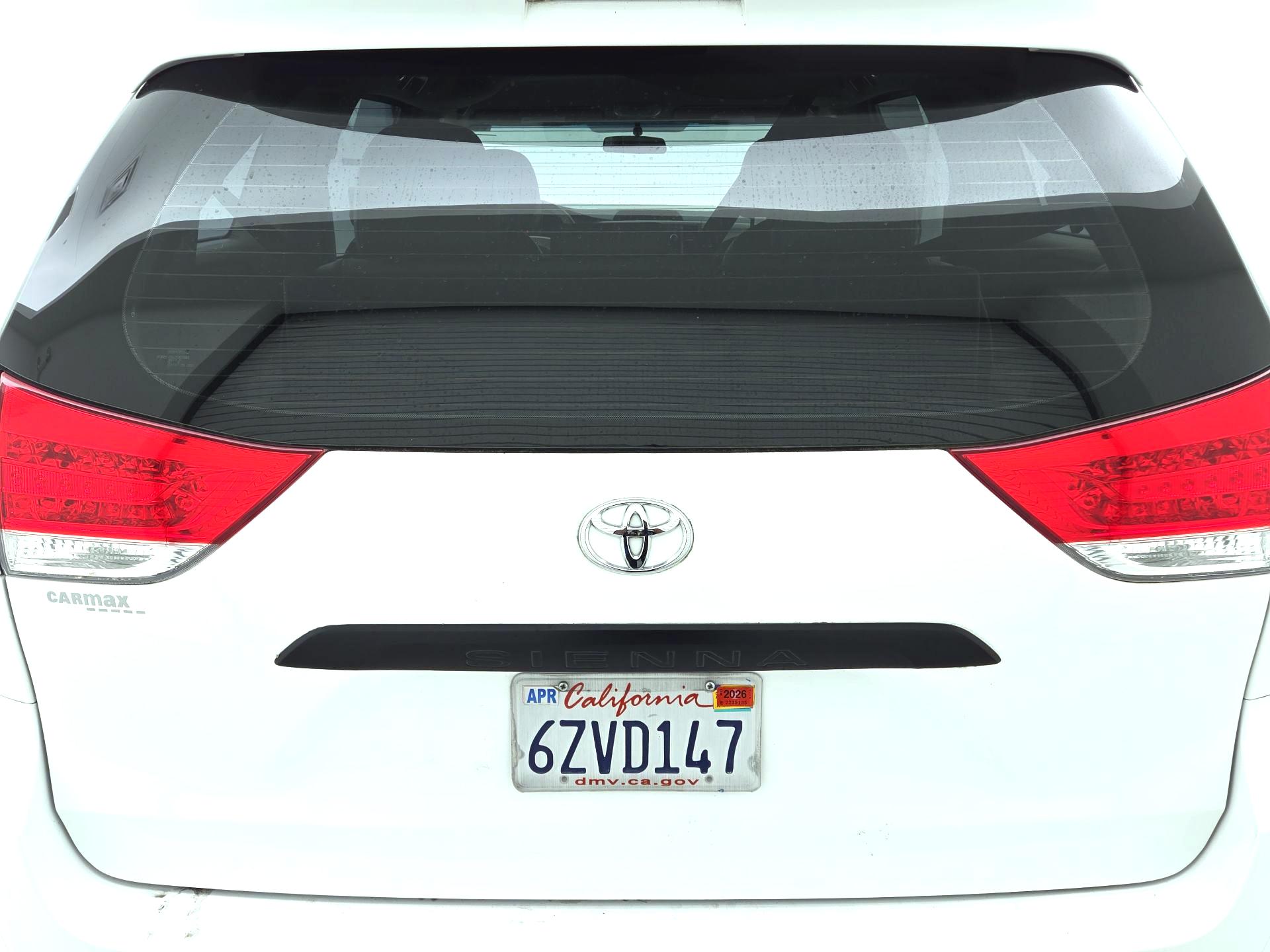 Thumbnail: 2013 Toyota Sienna - 6