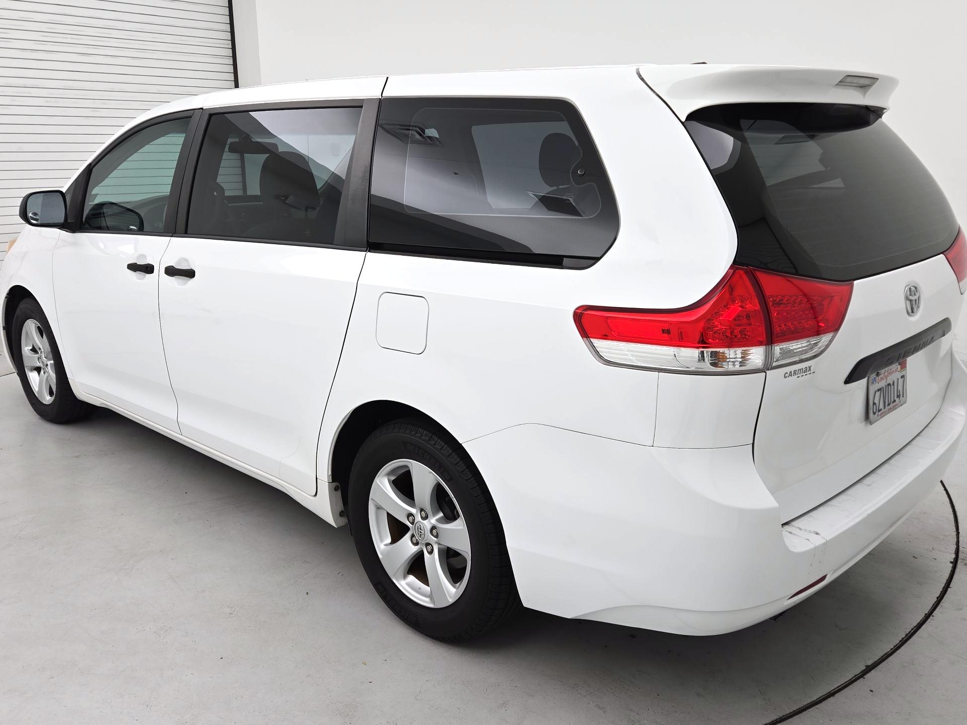 Thumbnail: 2013 Toyota Sienna - 7