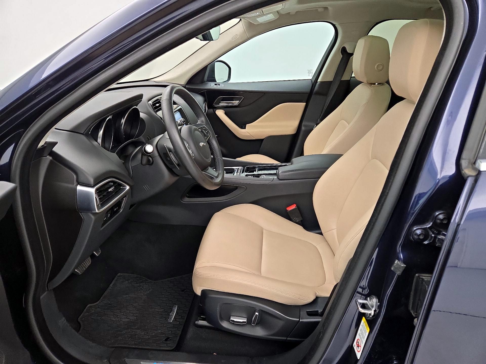 Thumbnail: 2019 Jaguar F-Pace - 9