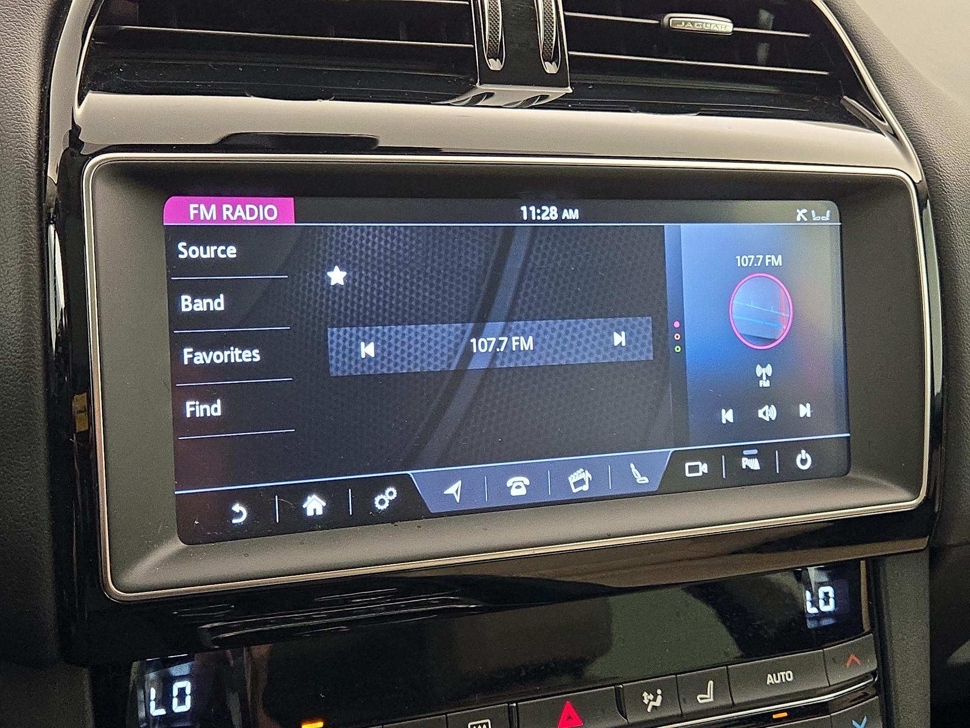 Thumbnail: 2019 Jaguar F-Pace - 14