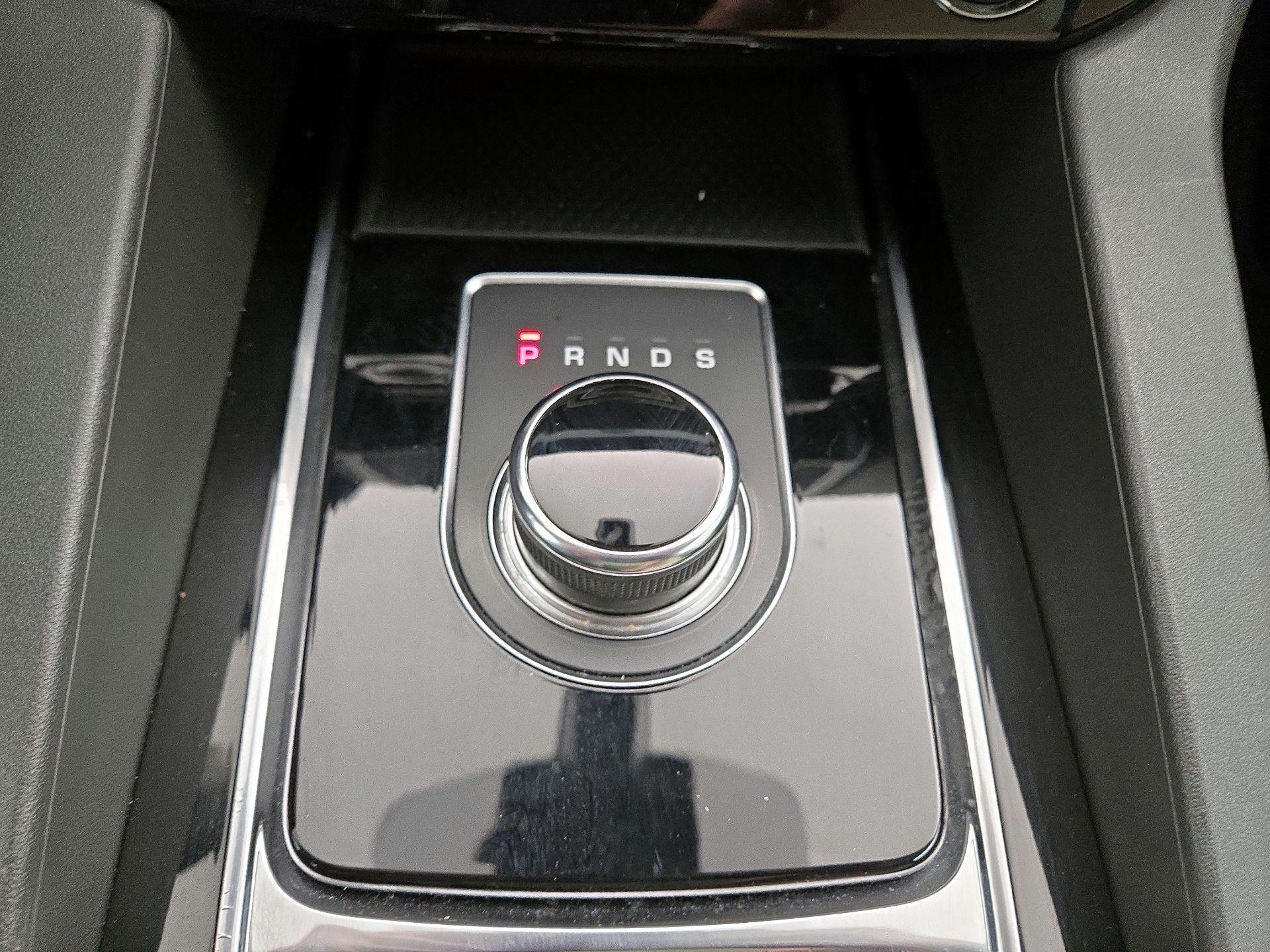 Thumbnail: 2019 Jaguar F-Pace - 16