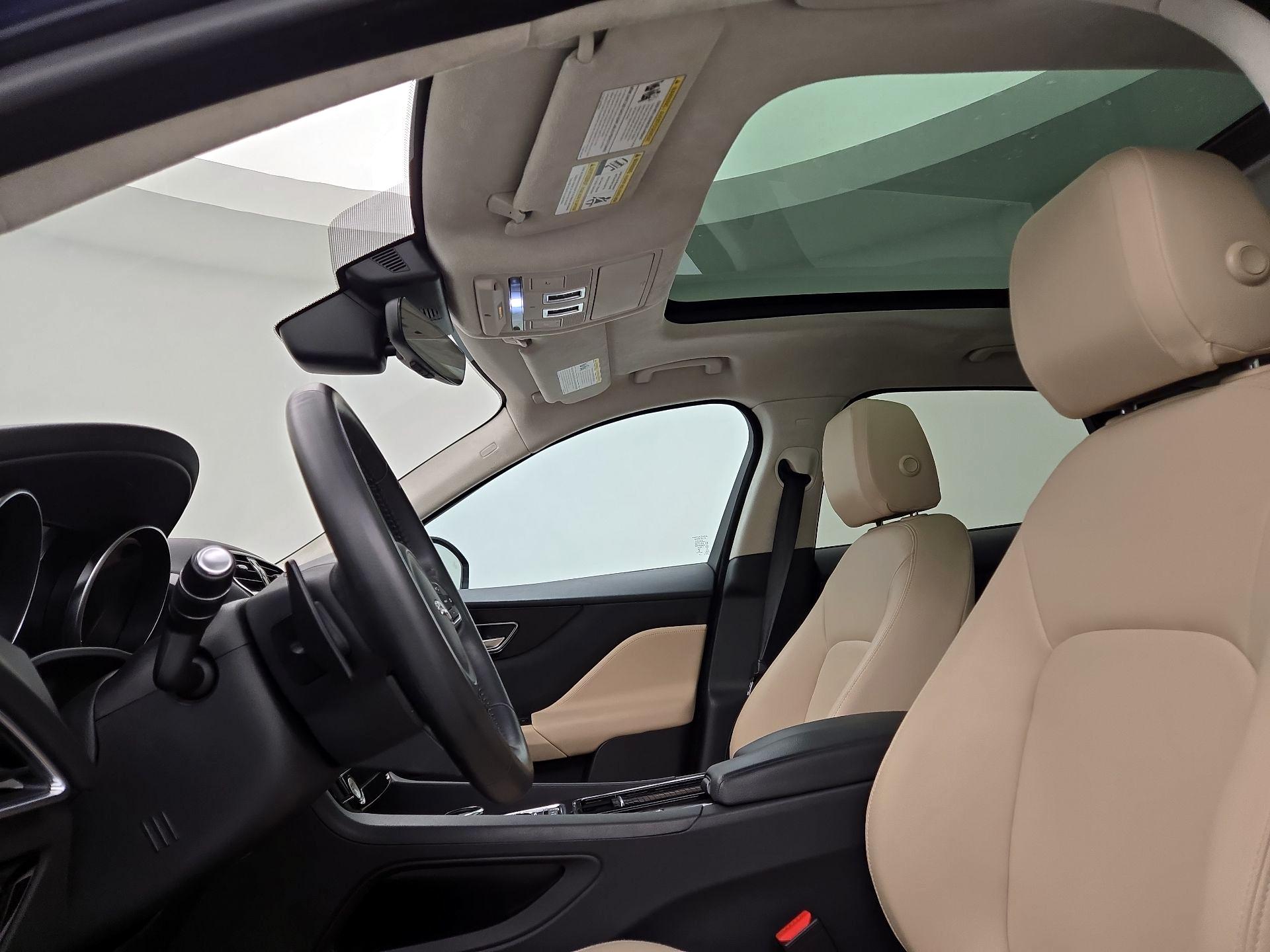 Thumbnail: 2019 Jaguar F-Pace - 18