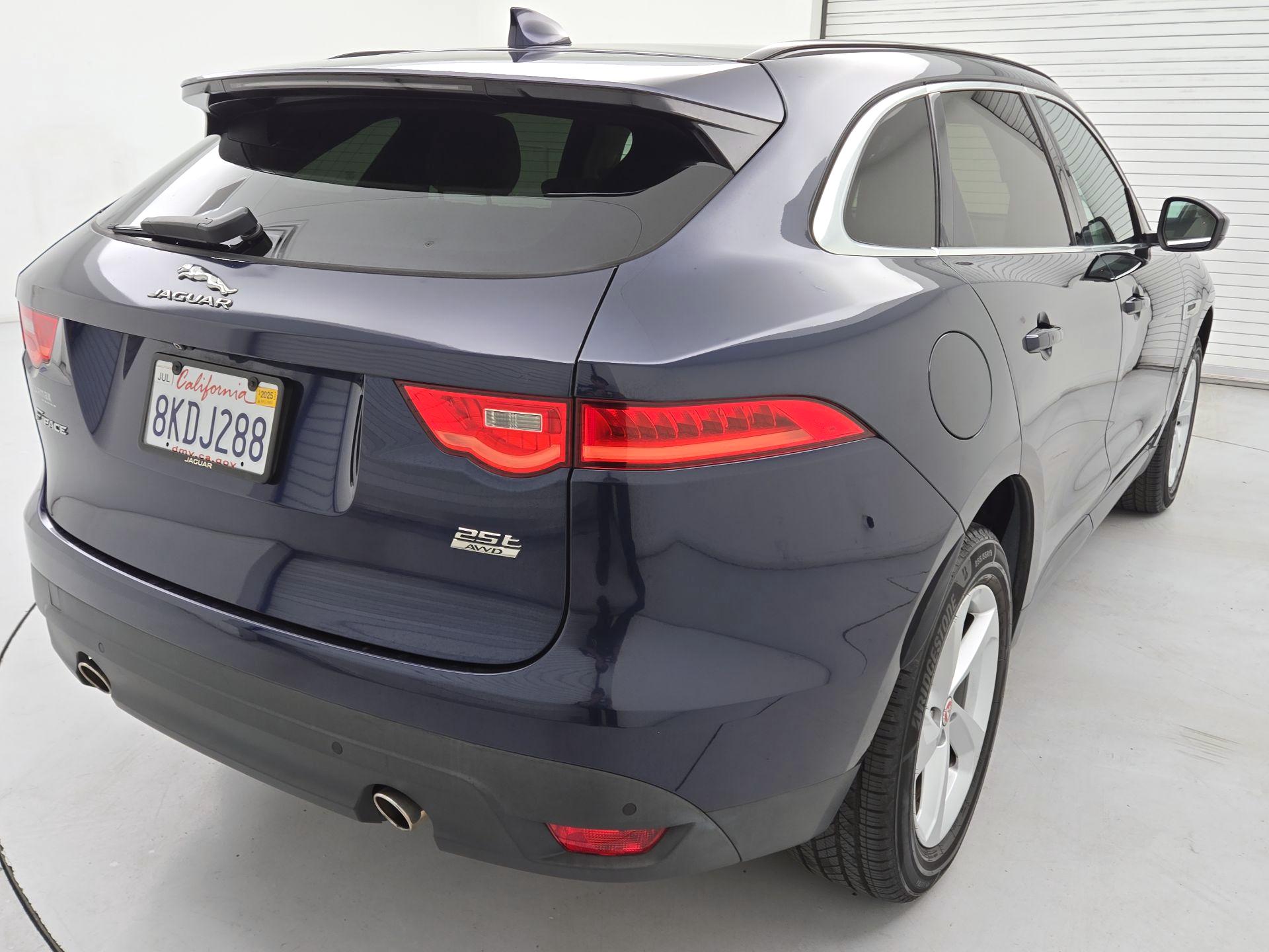 Thumbnail: 2019 Jaguar F-Pace - 5