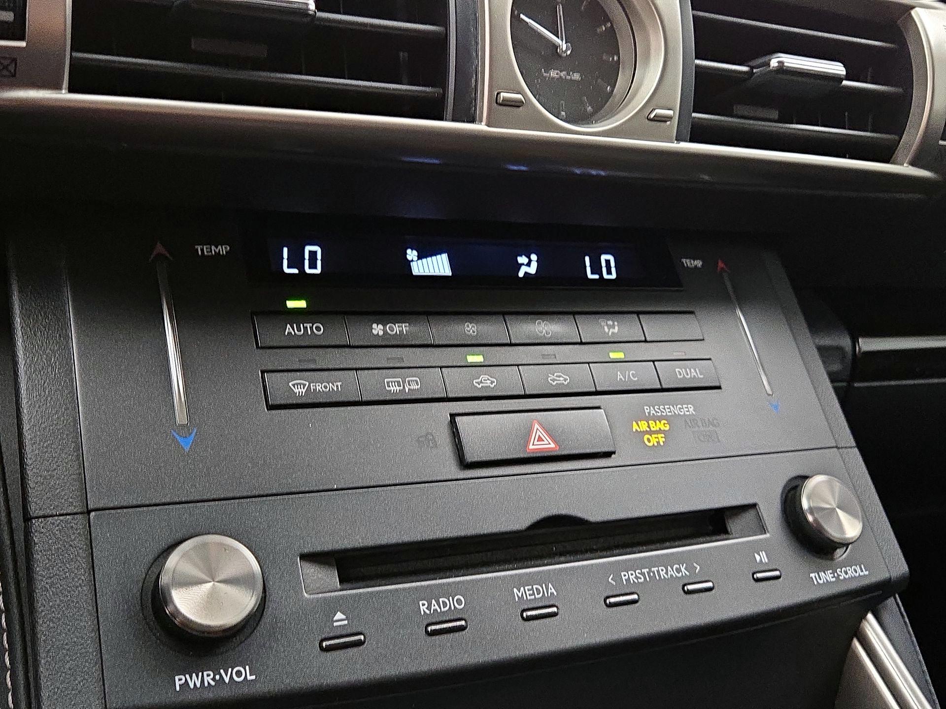 Thumbnail: 2015 Lexus IS - 17