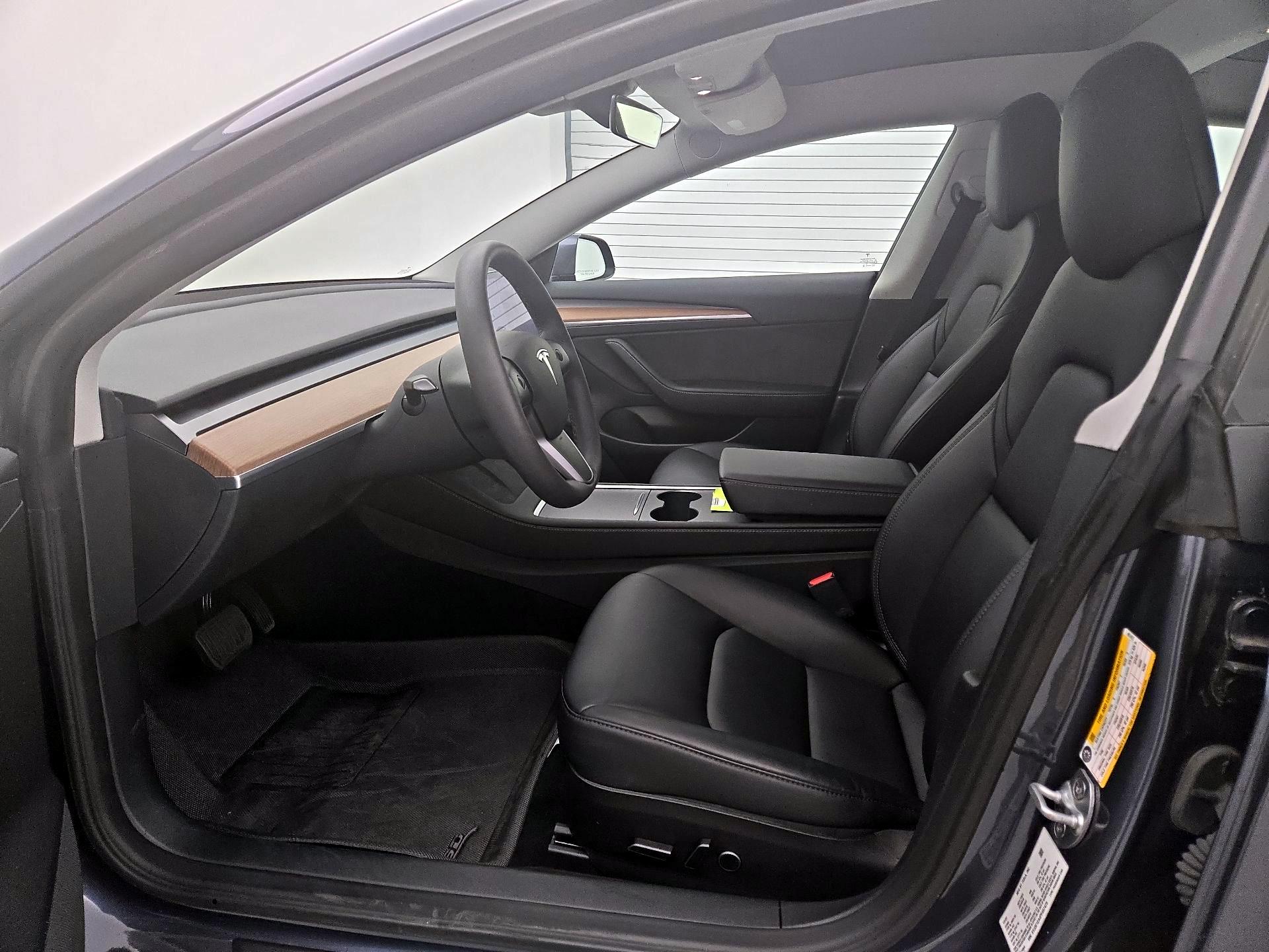 Thumbnail: 2023 Tesla Model 3 - 11