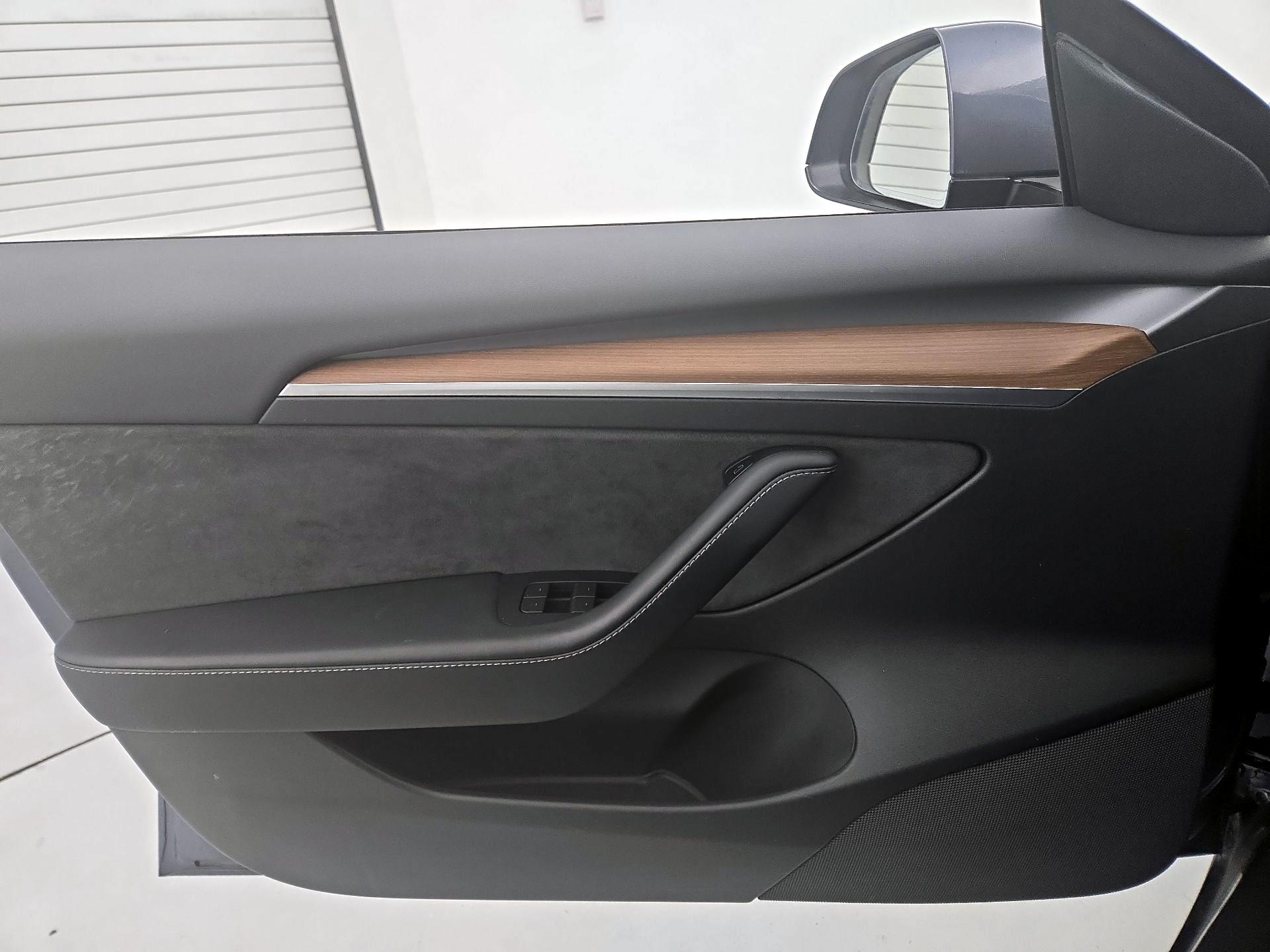 Thumbnail: 2023 Tesla Model 3 - 12
