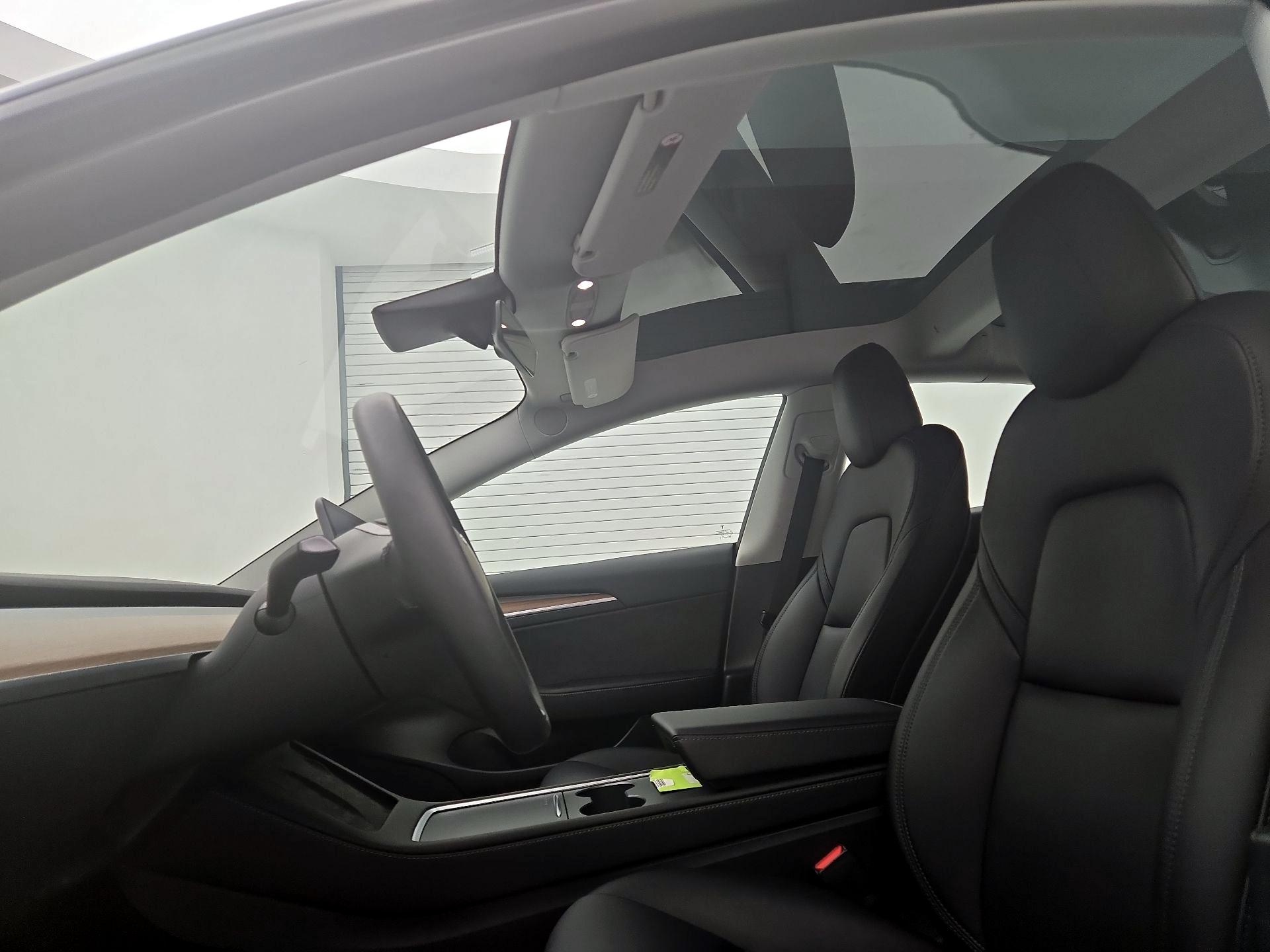 Thumbnail: 2023 Tesla Model 3 - 19