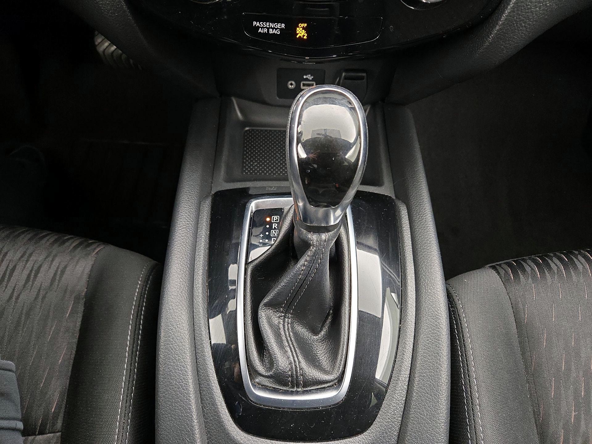 Thumbnail: 2018 Nissan Rogue - 15