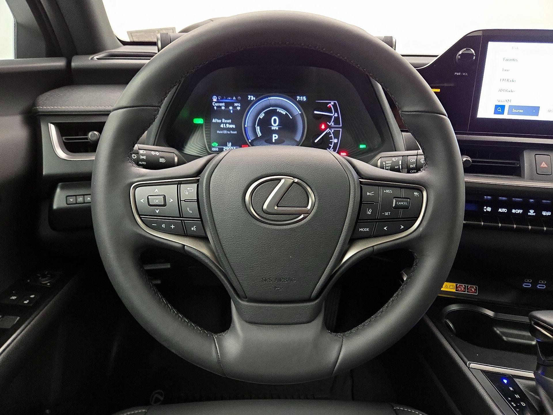 Thumbnail: 2024 Lexus UX - 10