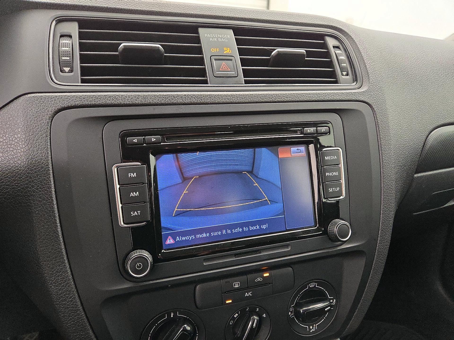 Thumbnail: 2015 Volkswagen Jetta - 11