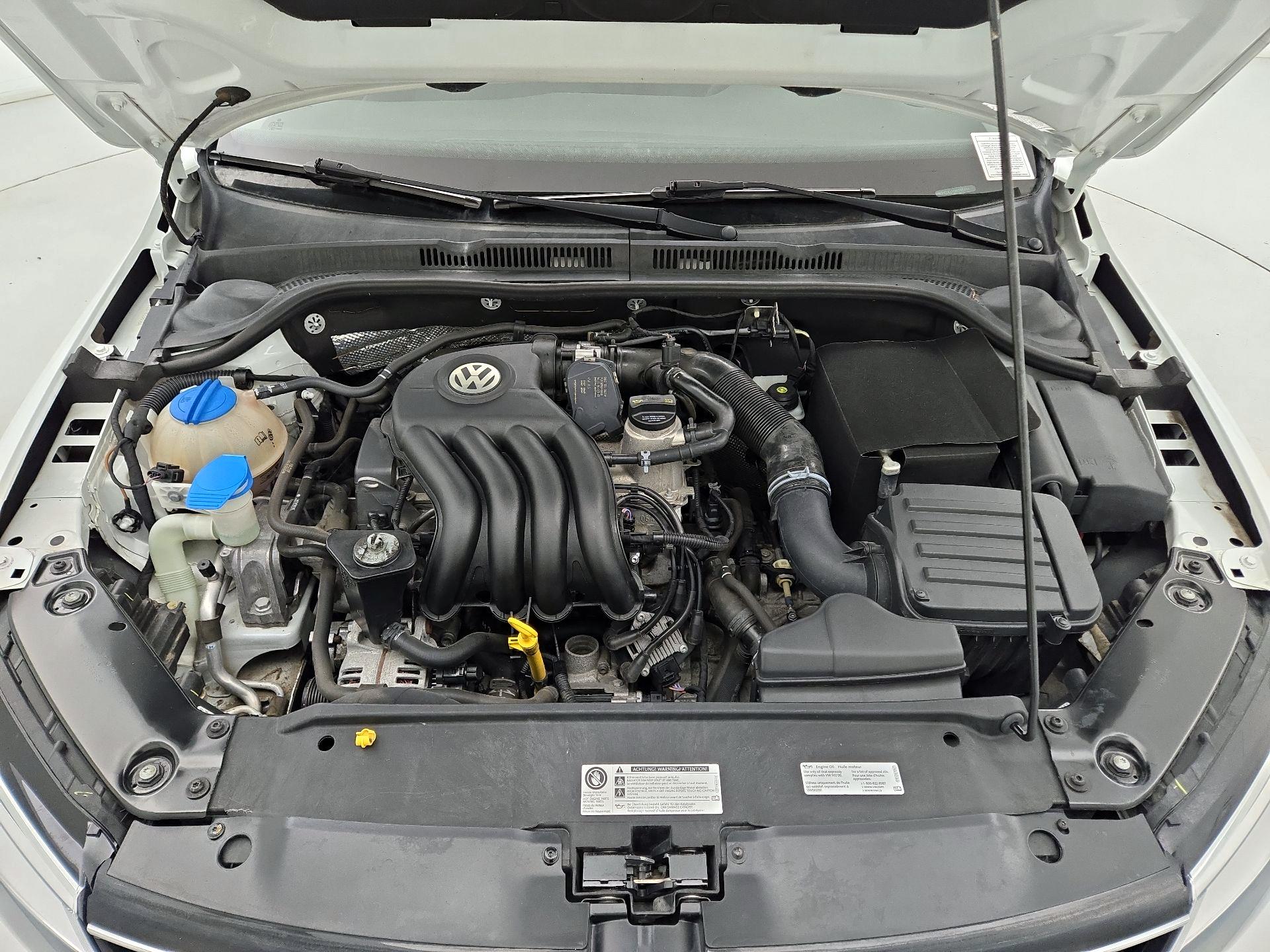 Thumbnail: 2015 Volkswagen Jetta - 17