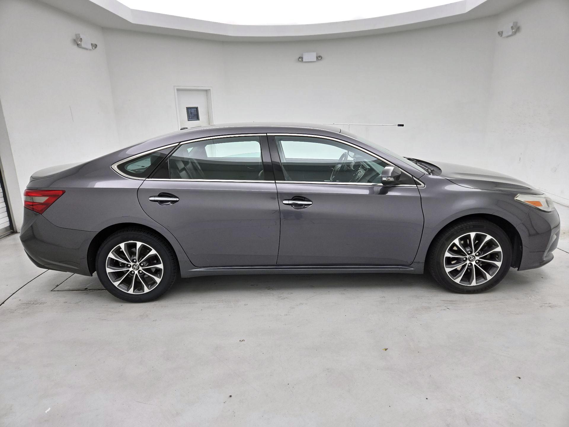Thumbnail: 2016 Toyota Avalon - 4