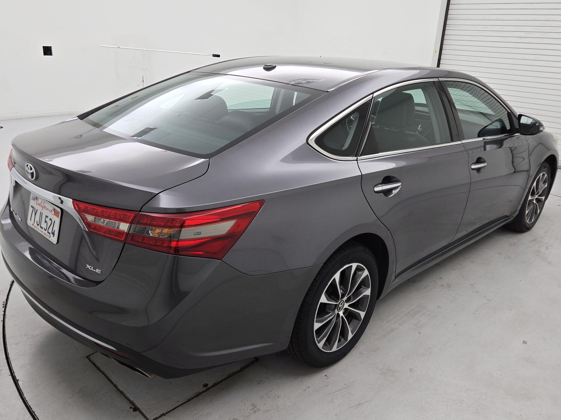 Thumbnail: 2016 Toyota Avalon - 5
