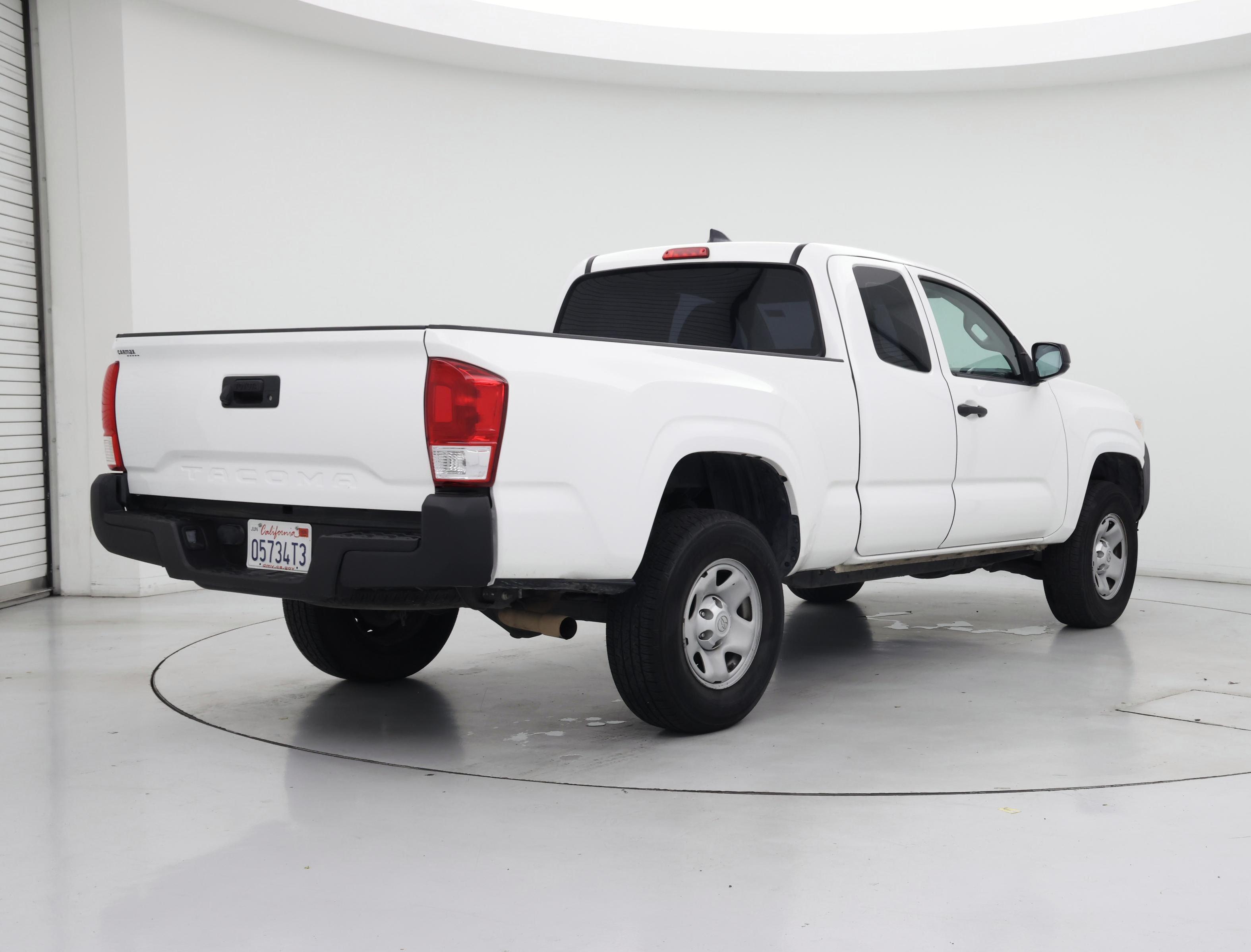 Thumbnail: 2017 Toyota Tacoma - 8