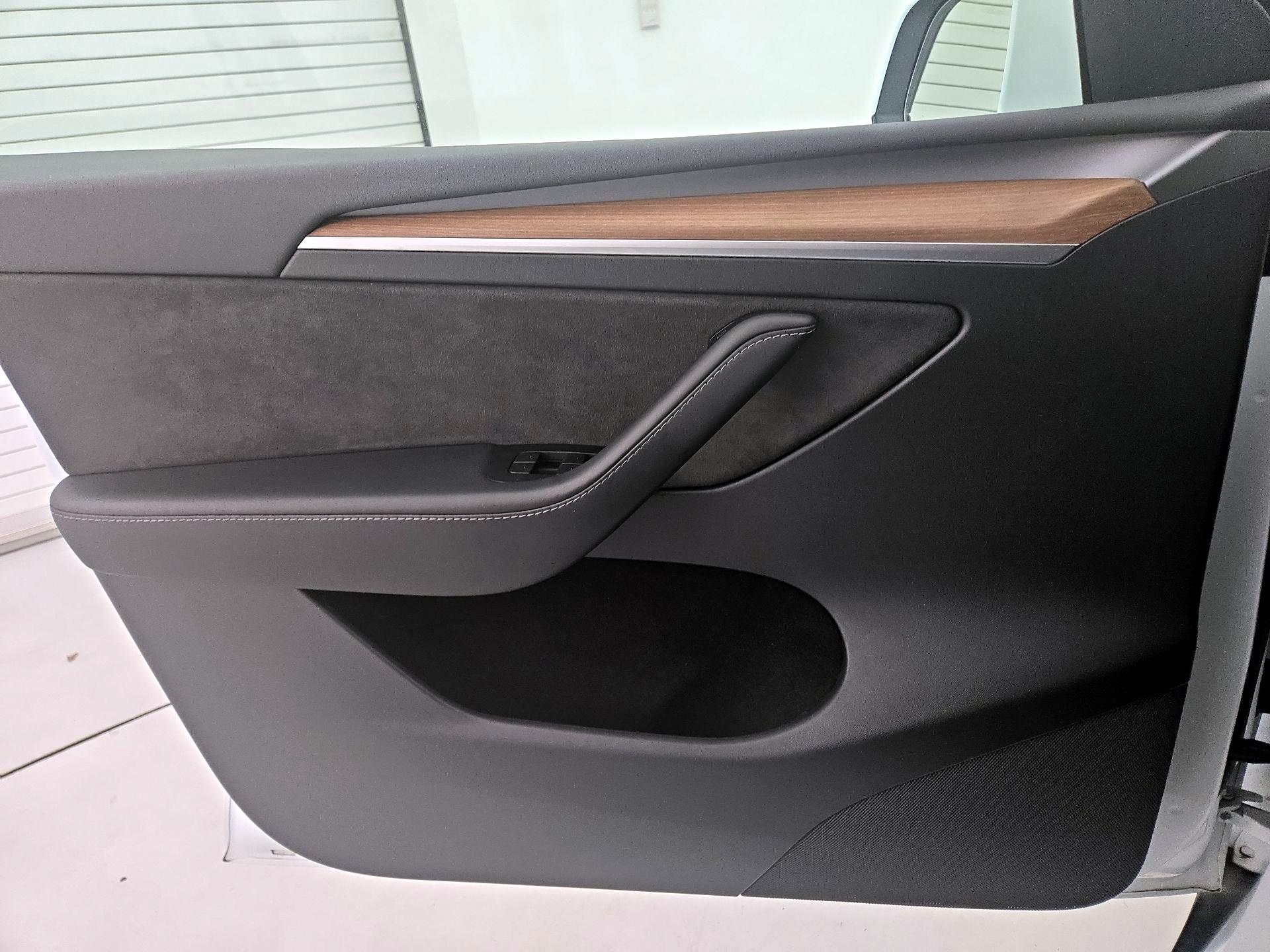 Thumbnail: 2022 Tesla Model Y - 12