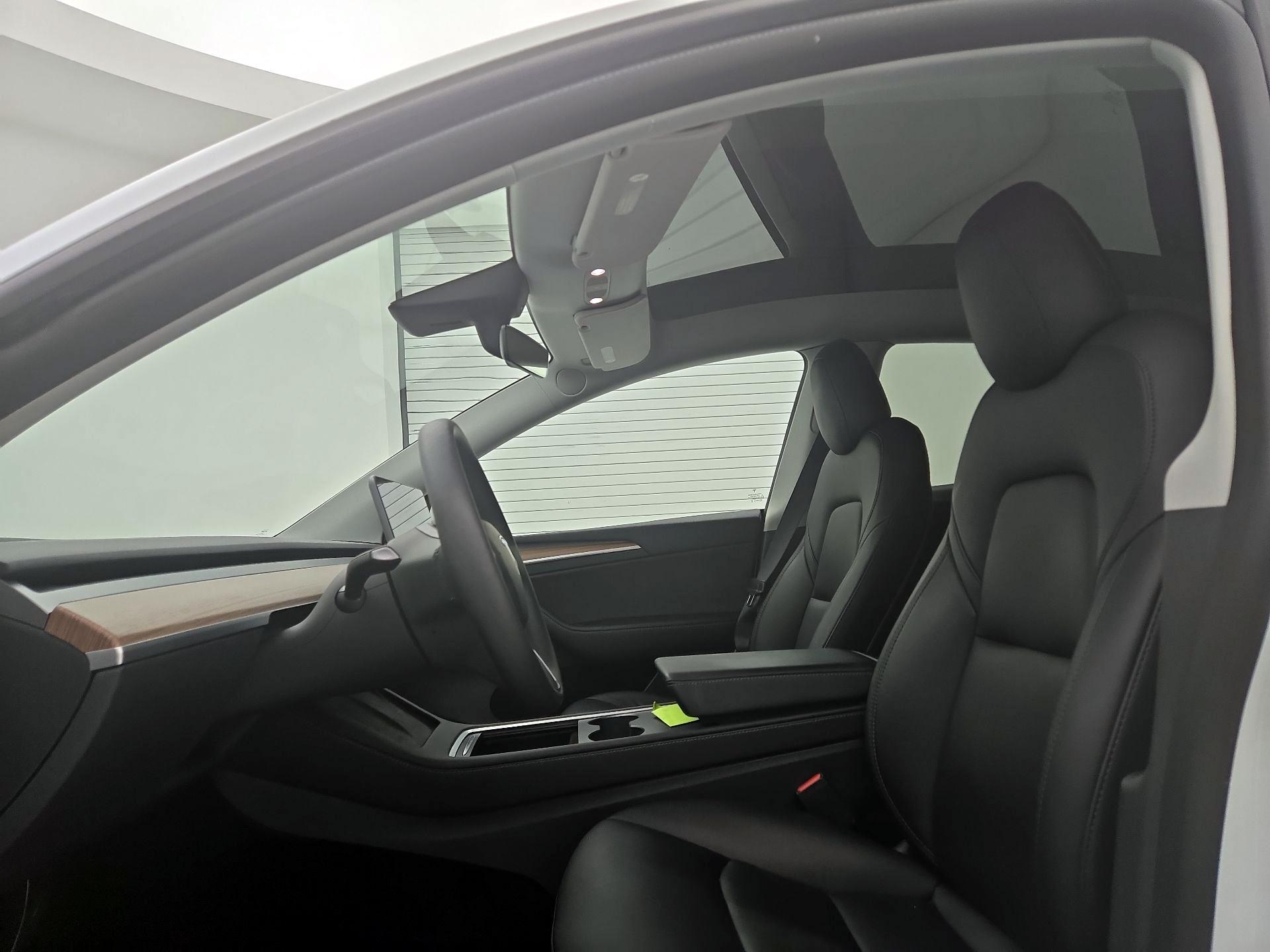 Thumbnail: 2022 Tesla Model Y - 19