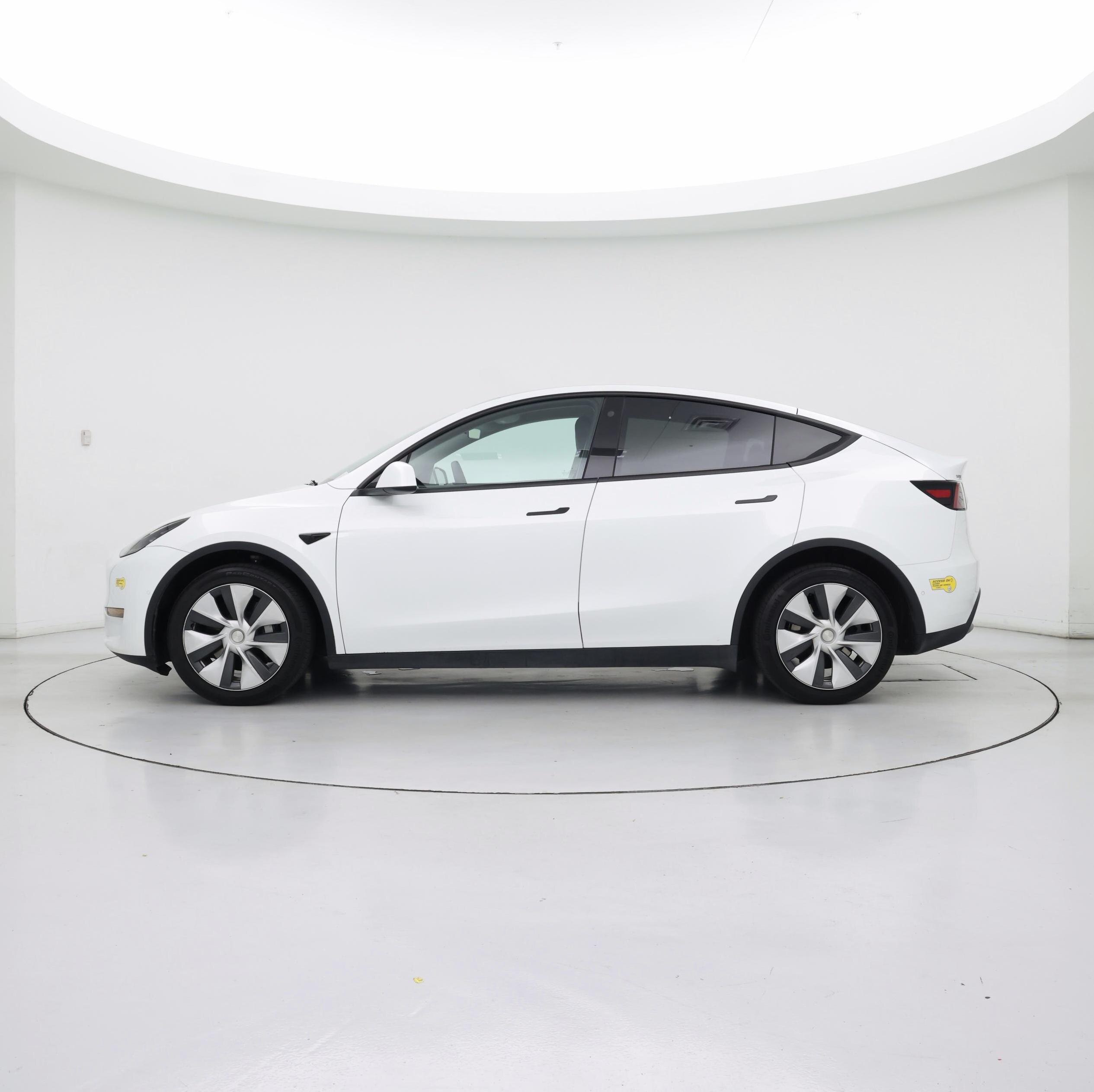 Thumbnail: 2022 Tesla Model Y - 3