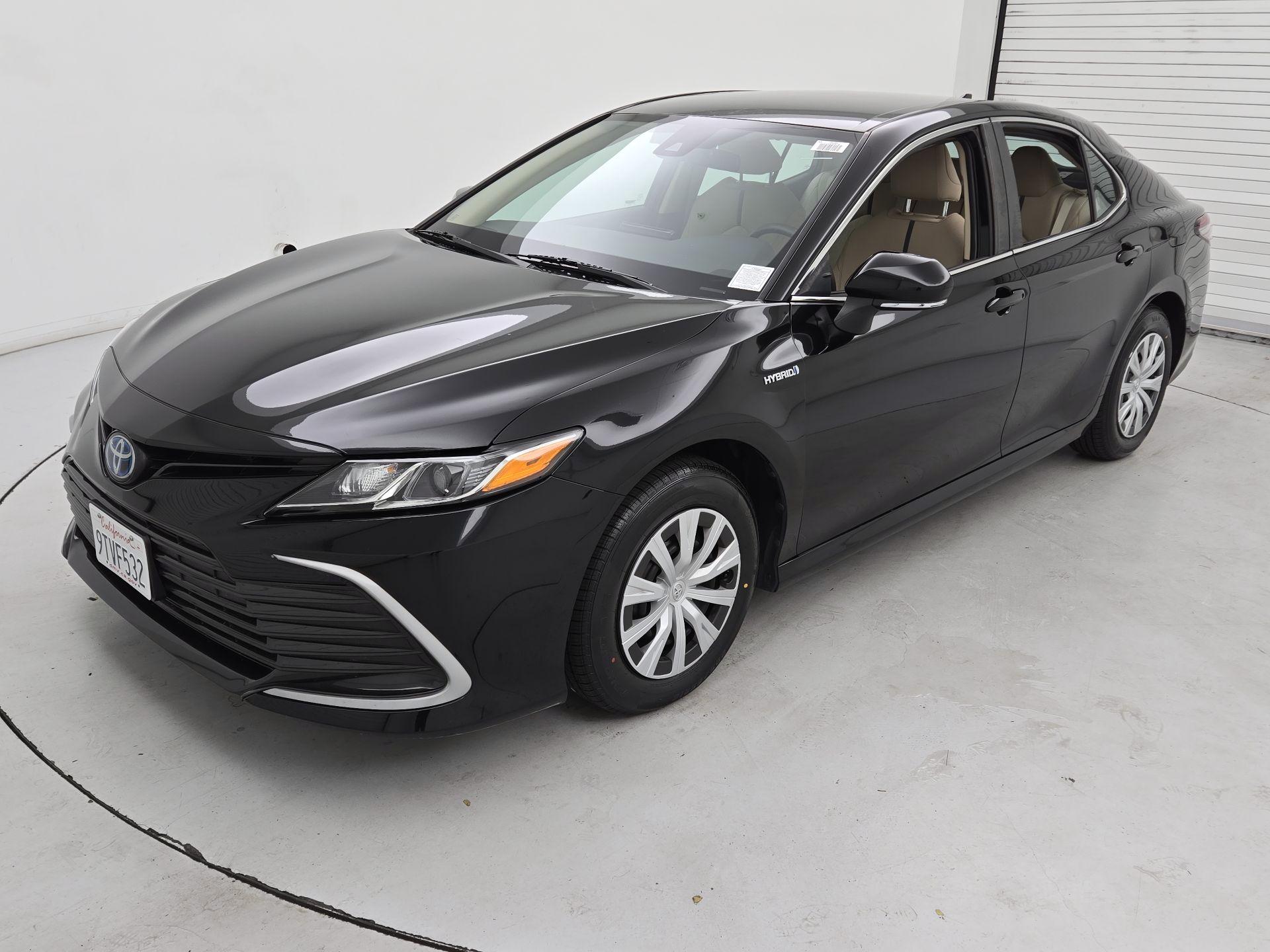 Thumbnail: 2021 Toyota Camry - 3