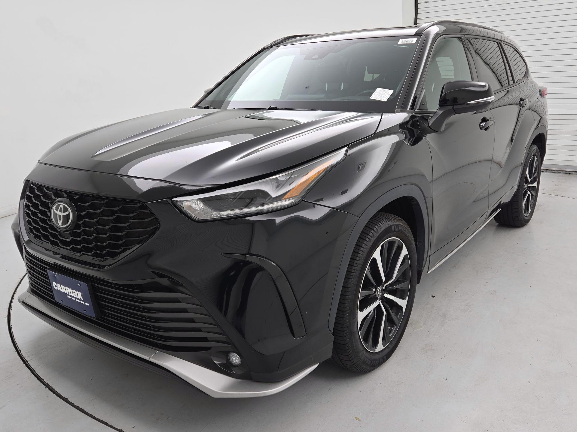 Thumbnail: 2022 Toyota Highlander - 3