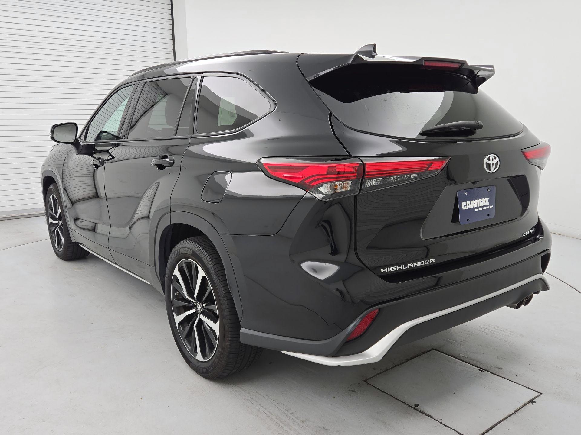Thumbnail: 2022 Toyota Highlander - 7