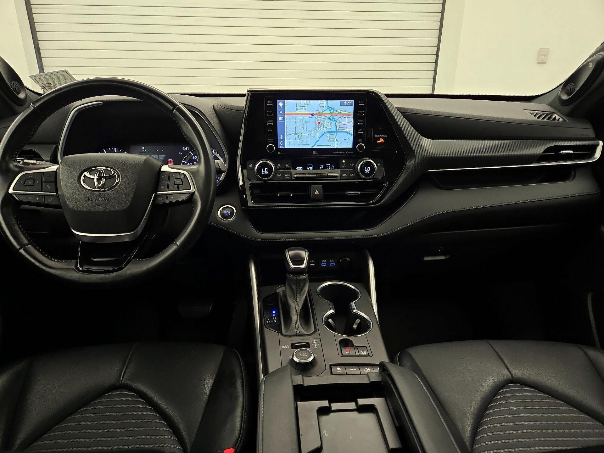 Thumbnail: 2022 Toyota Highlander - 8