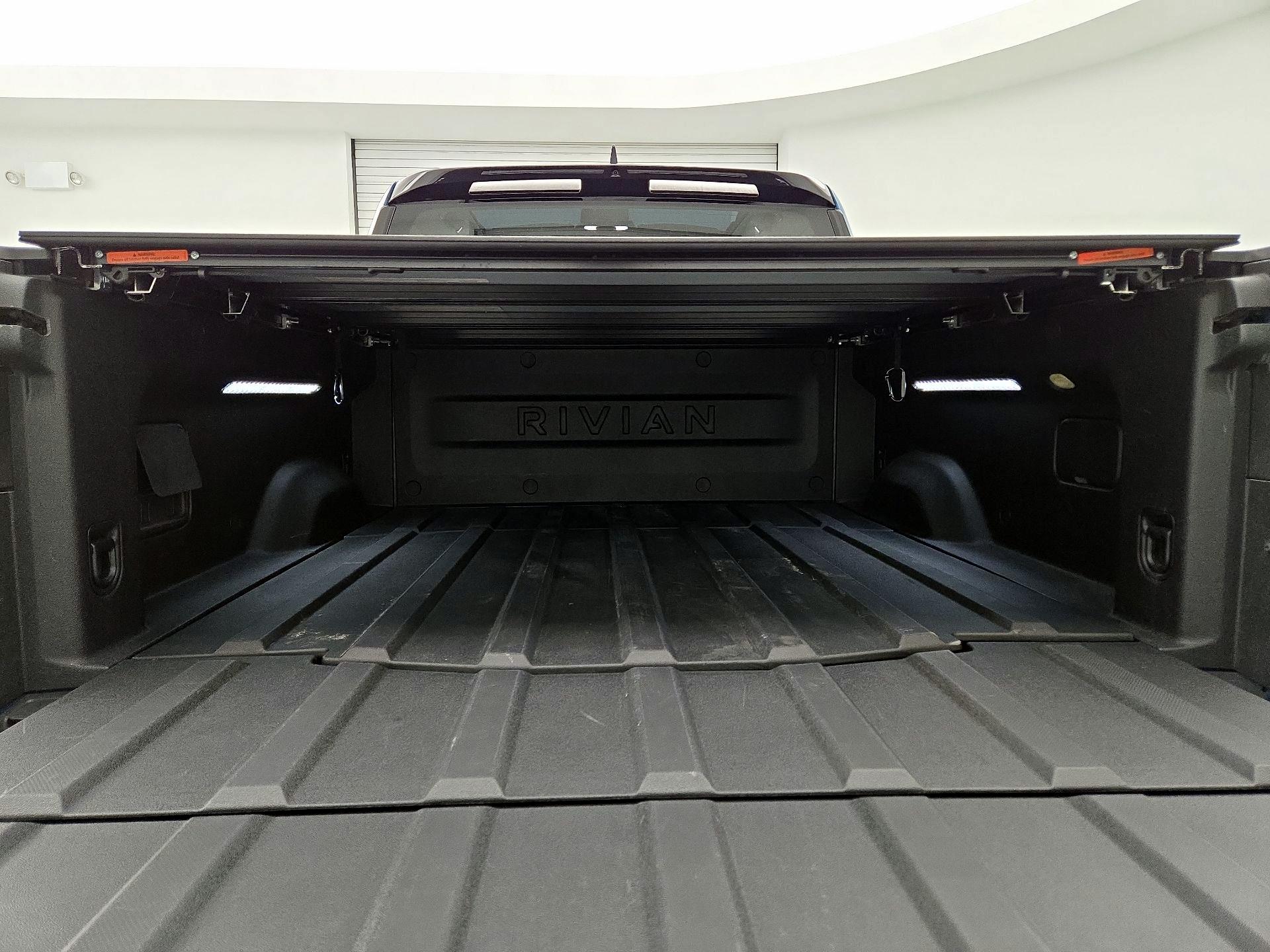 Thumbnail: 2023 Rivian R1T - 17