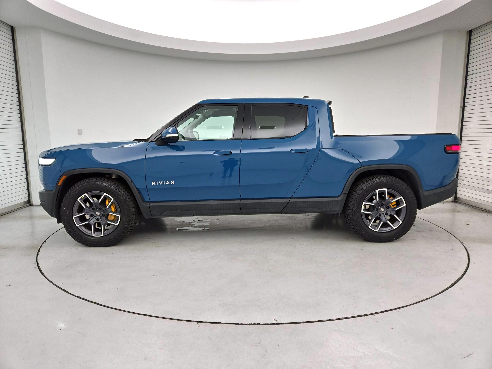 Thumbnail: 2023 Rivian R1T - 4