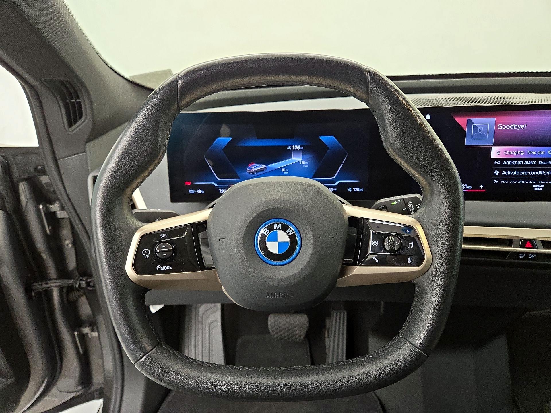 Thumbnail: 2023 BMW iX - 10