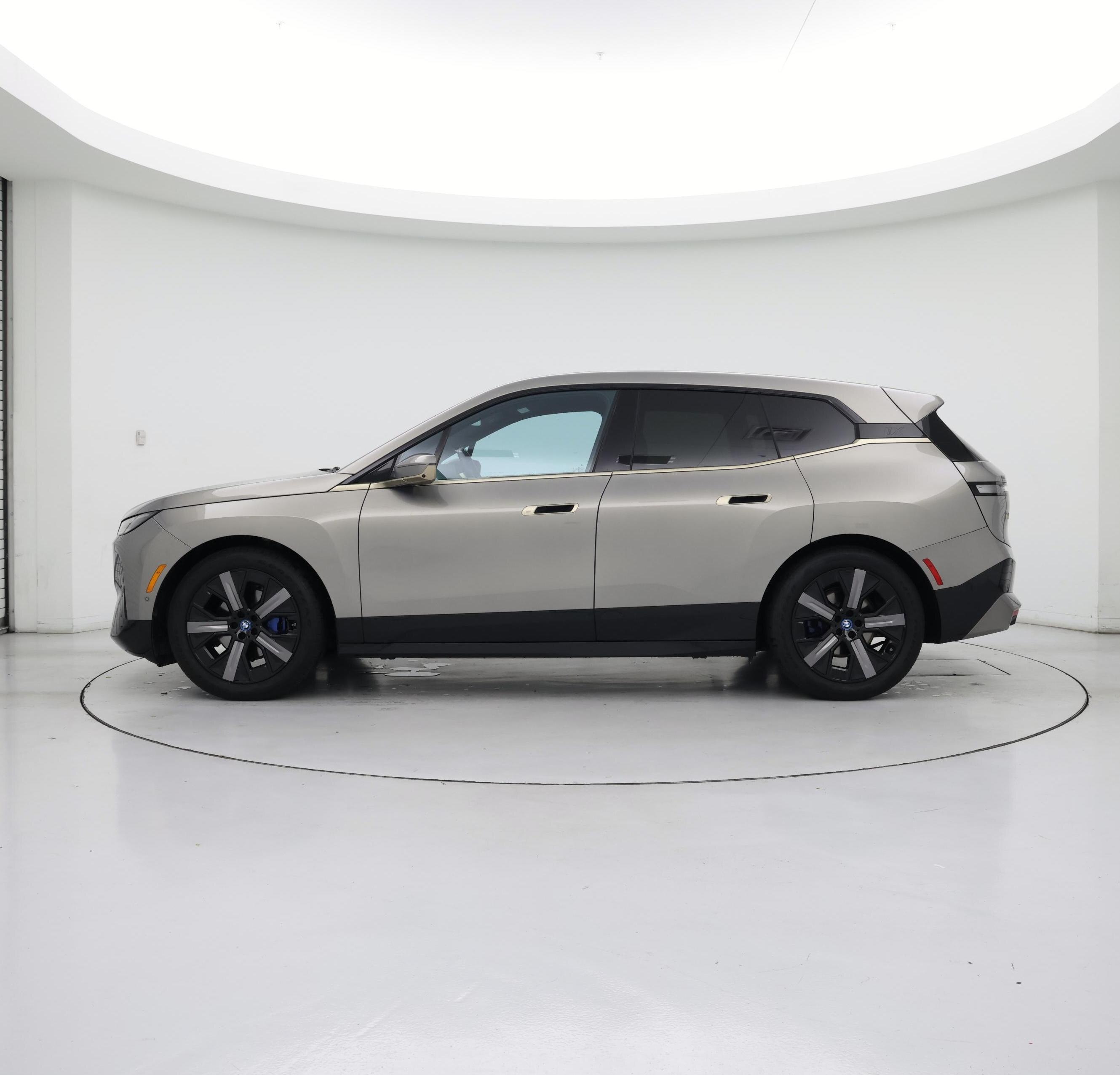 Thumbnail: 2023 BMW iX - 3