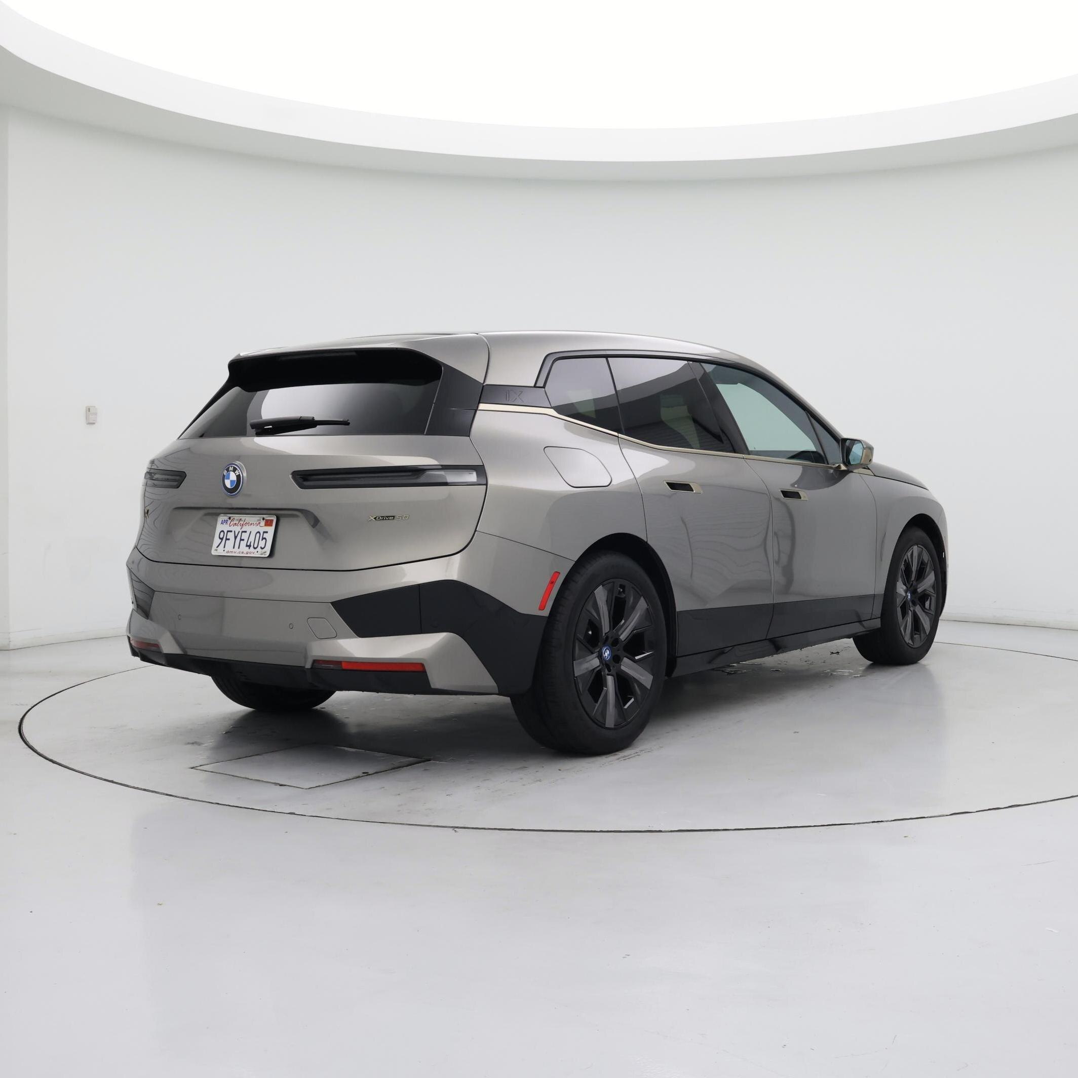 Thumbnail: 2023 BMW iX - 8