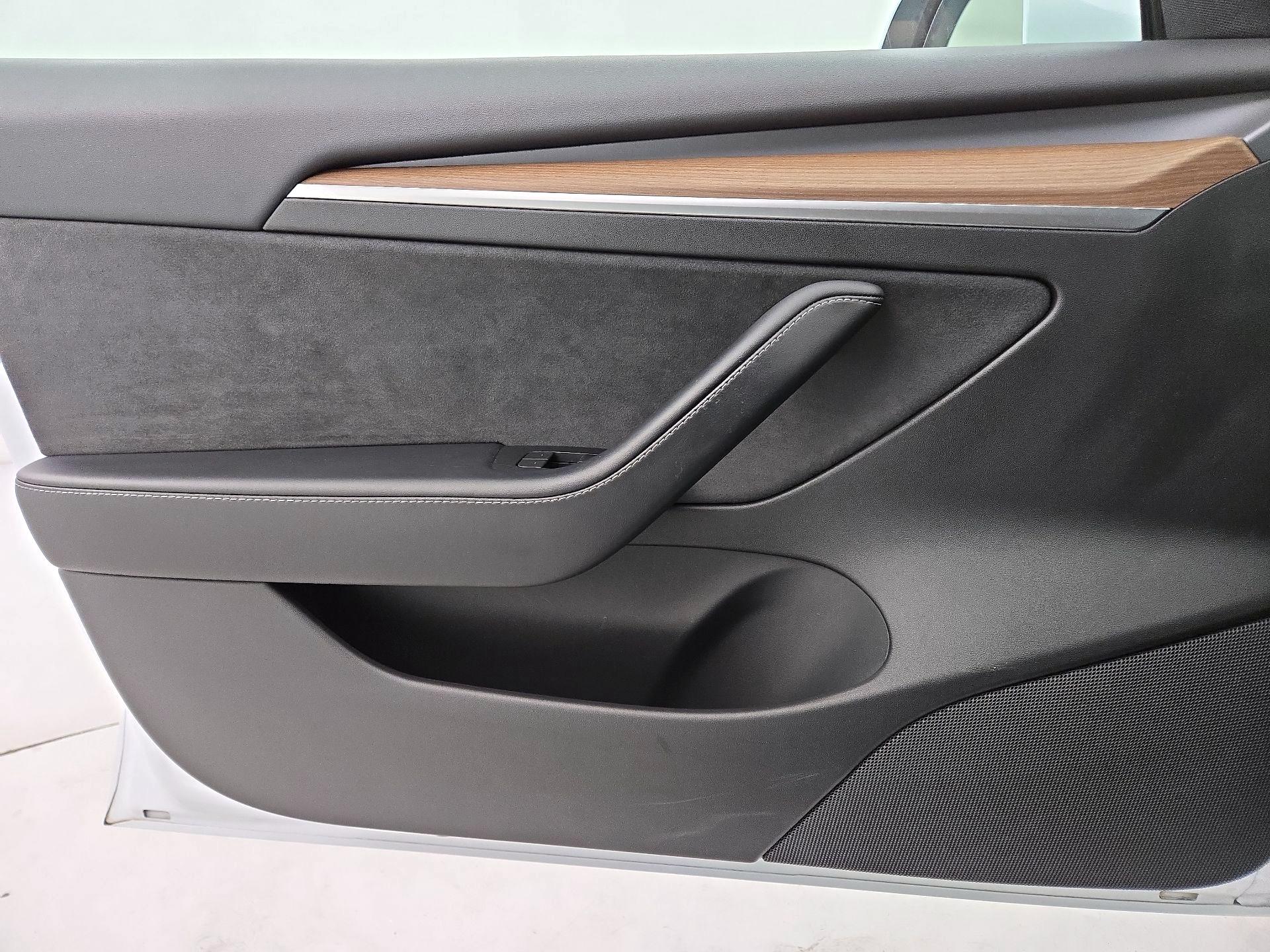 Thumbnail: 2021 Tesla Model 3 - 10