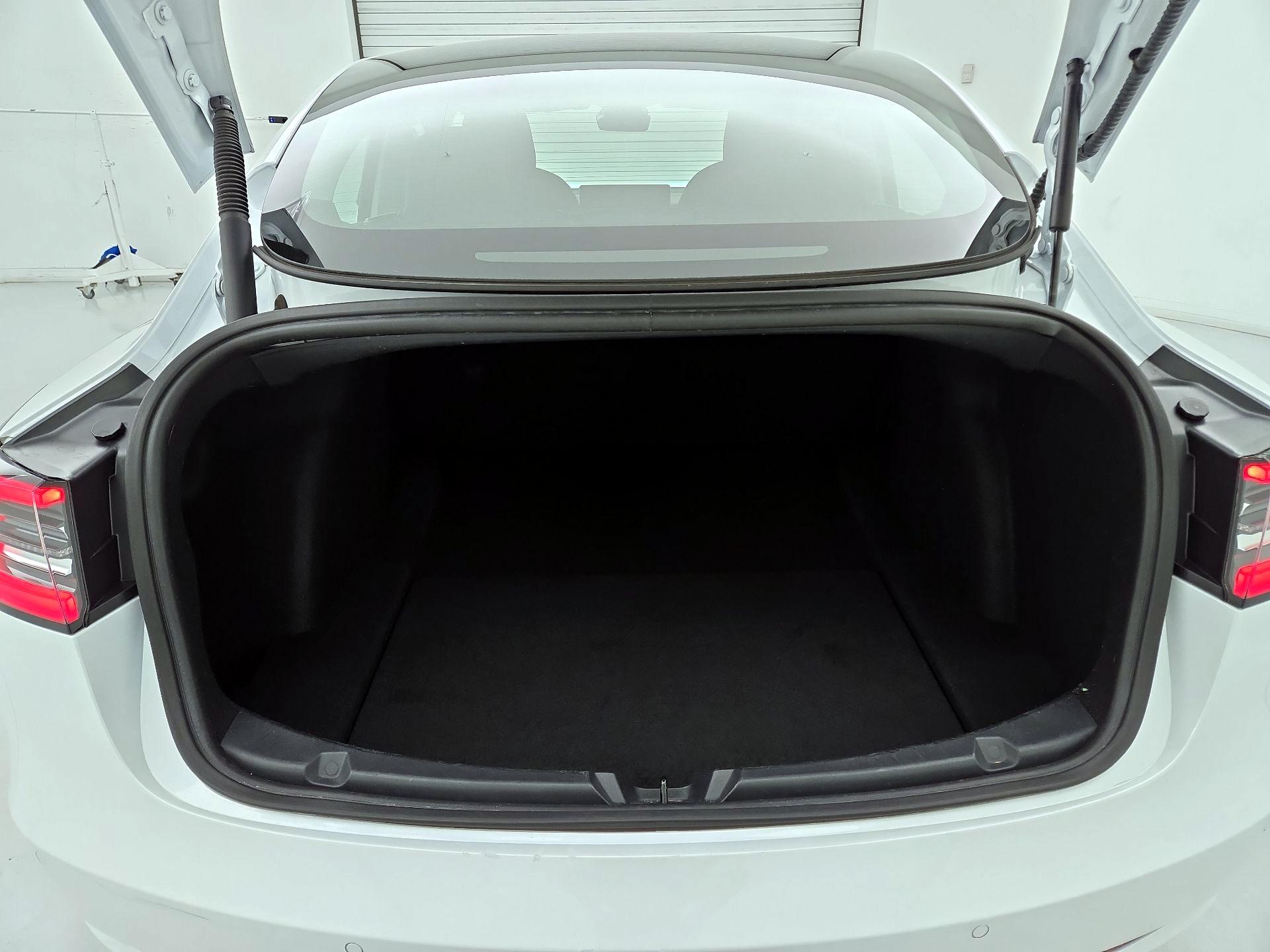 Thumbnail: 2021 Tesla Model 3 - 18