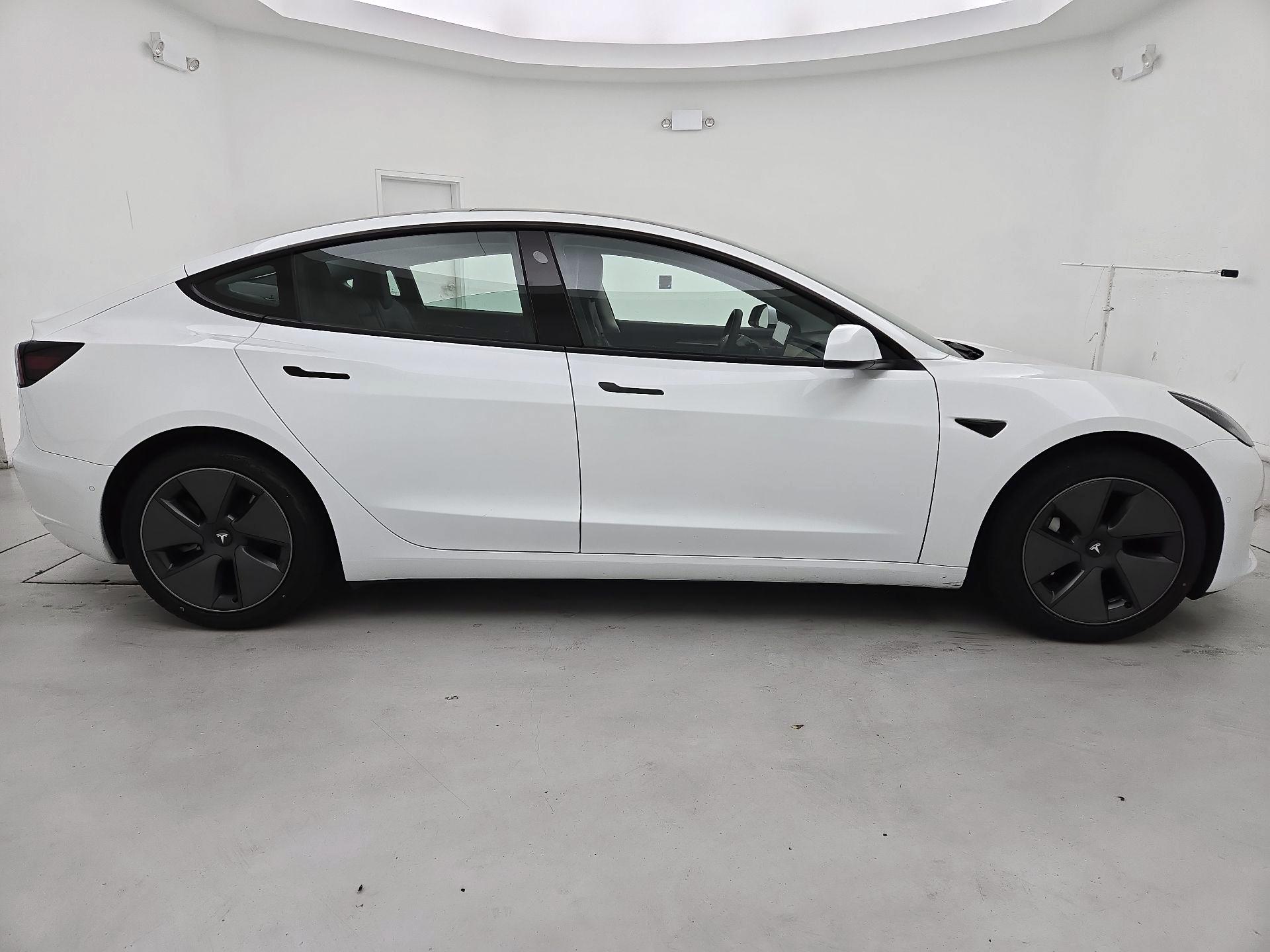 Thumbnail: 2021 Tesla Model 3 - 4
