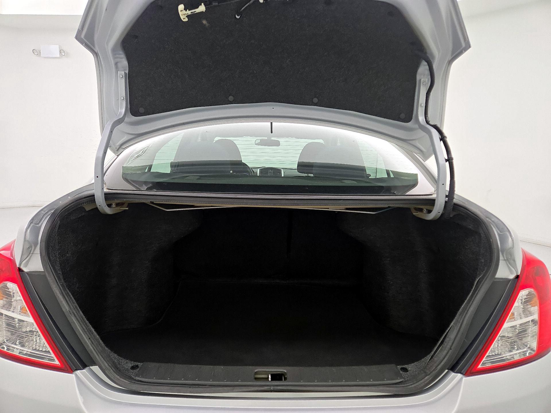 Thumbnail: 2019 Nissan Versa - 18