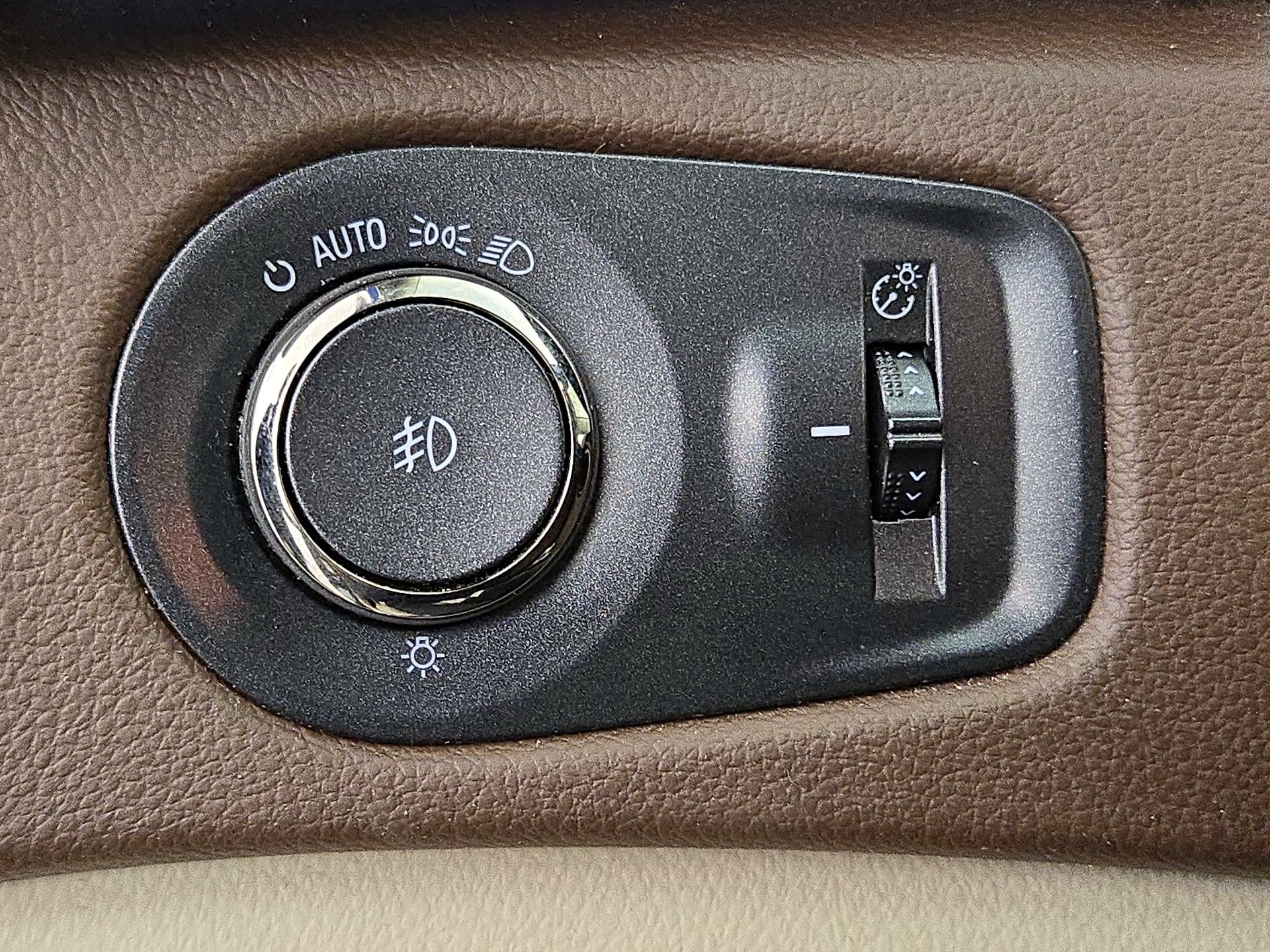 Thumbnail: 2015 Cadillac SRX - 11